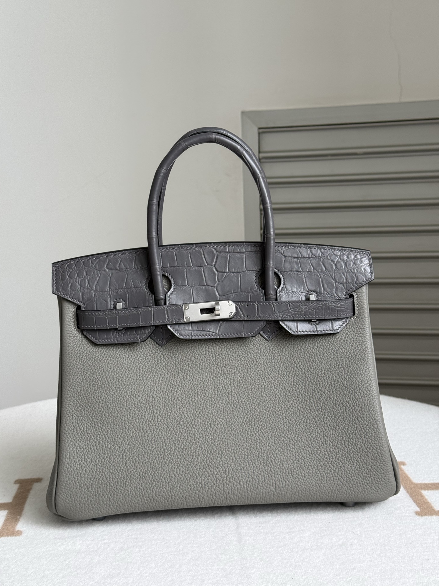 NO:894000,Bk30 double touch imported crocodile skin and Togo leather, with imported sheepskin lining, full set of hand nailed hardware, hand sewing wax thread, real stock, Hermes, hermes, sheepskin, crocodile skin, Hermes,19860909Bk30双拼touch进口鳄鱼皮拼Togo皮 ,内里配进口羊皮,全套手打钉五金,手缝蜡线, 现货实拍,爱马仕,hermes,sheepskin,crocodile skin,Hermes,,Bag