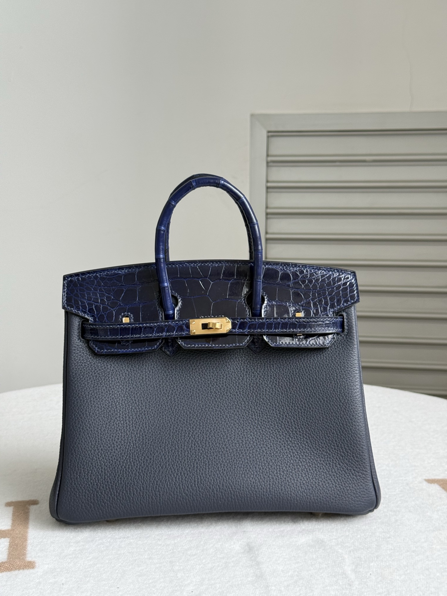 NO:893995,Bk25 double touch imported crocodile skin and Togo leather, with imported sheepskin lining, full set of hand nailed hardware, hand sewing wax thread, real stock, Hermes, hermes, sheepskin, crocodile skin, Hermes,19860909Bk25双拼touch进口鳄鱼皮拼Togo皮 ,内里配进口羊皮,全套手打钉五金,手缝蜡线, 现货实拍,爱马仕,hermes,sheepskin,crocodile skin,Hermes,,Bag