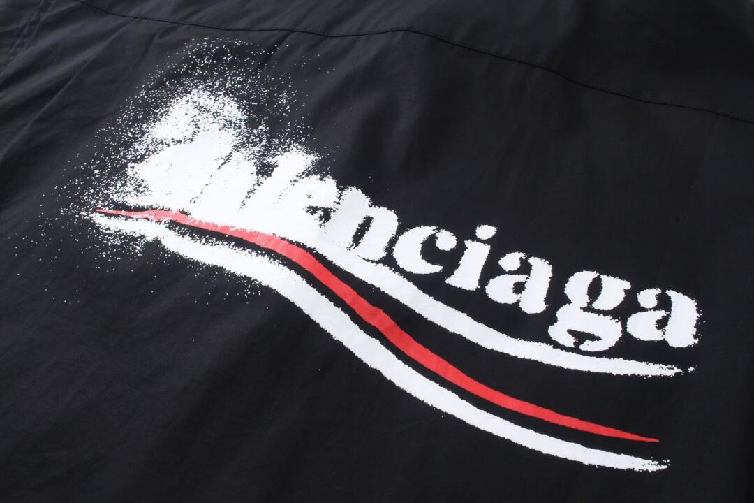 Balenciaga模糊容解可乐直喷印花短袖衬衫・快適な着心地