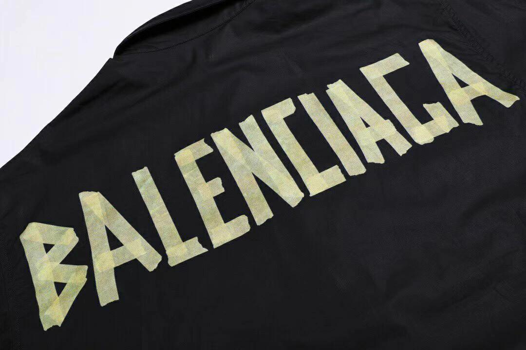 Balenciaga 黄胶带印花単排扣短袖衬衫 - 高品質な着心地