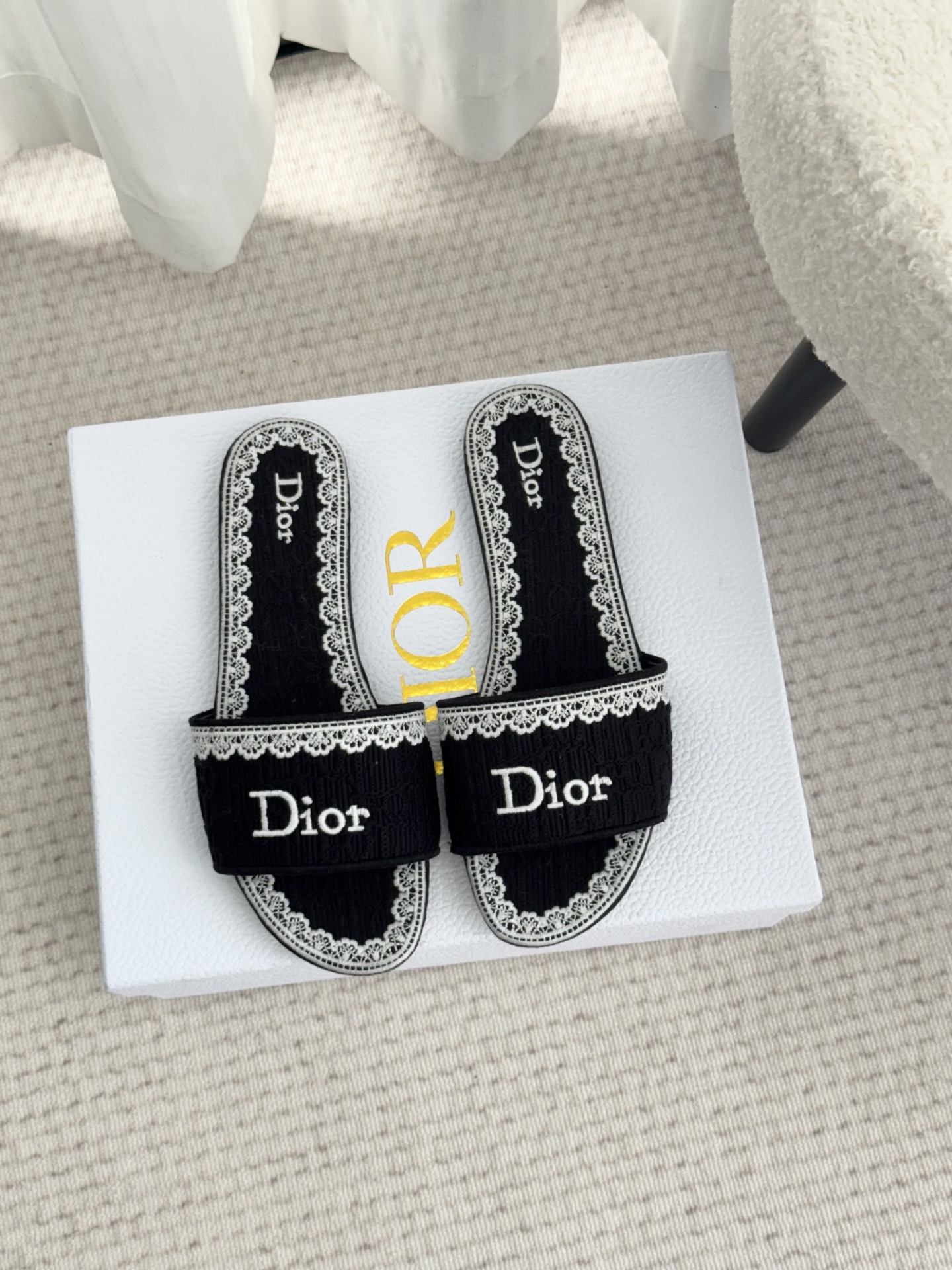 Сандали женские с вышивкой Dior