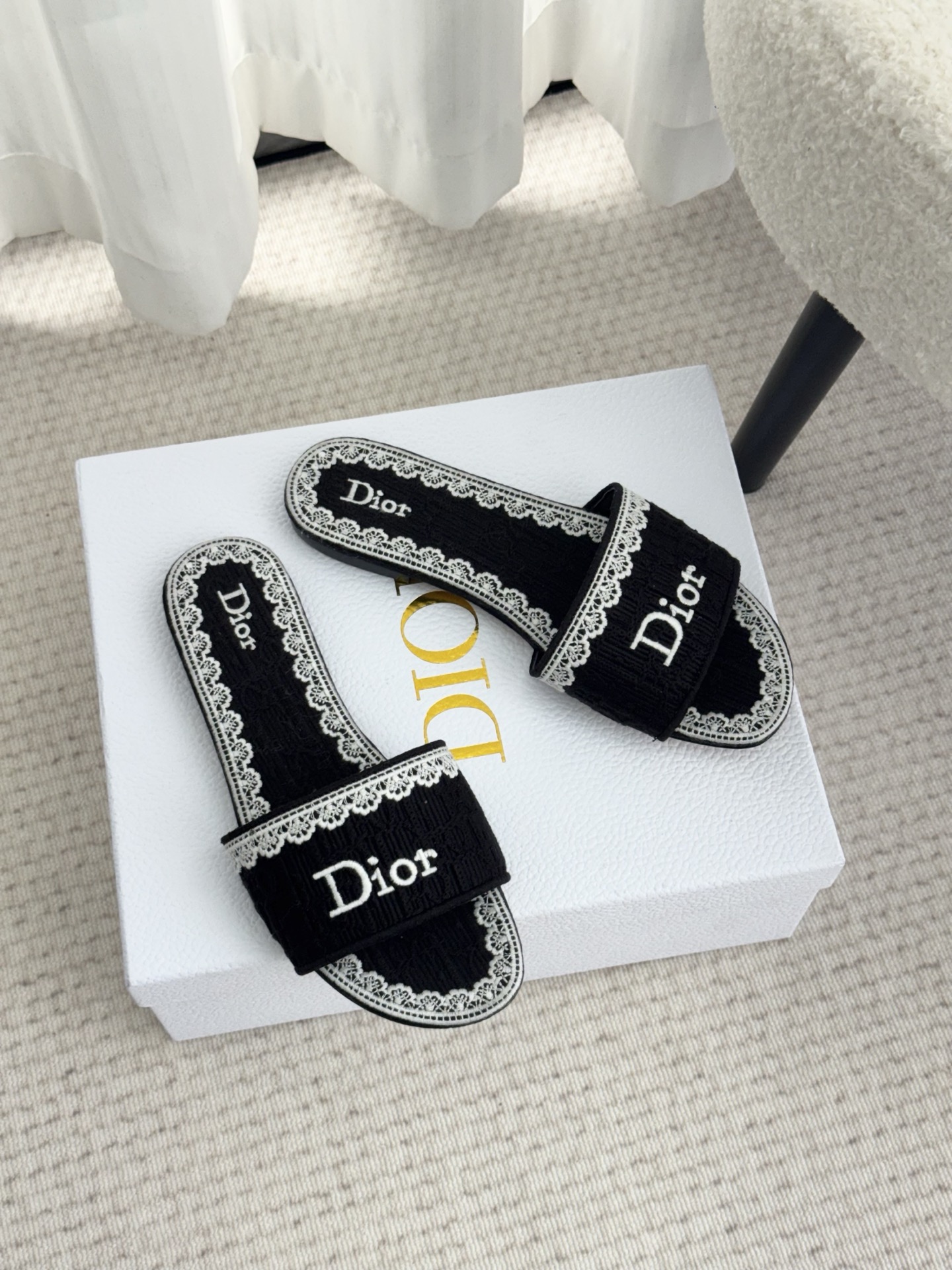 Сандали женские с вышивкой Dior