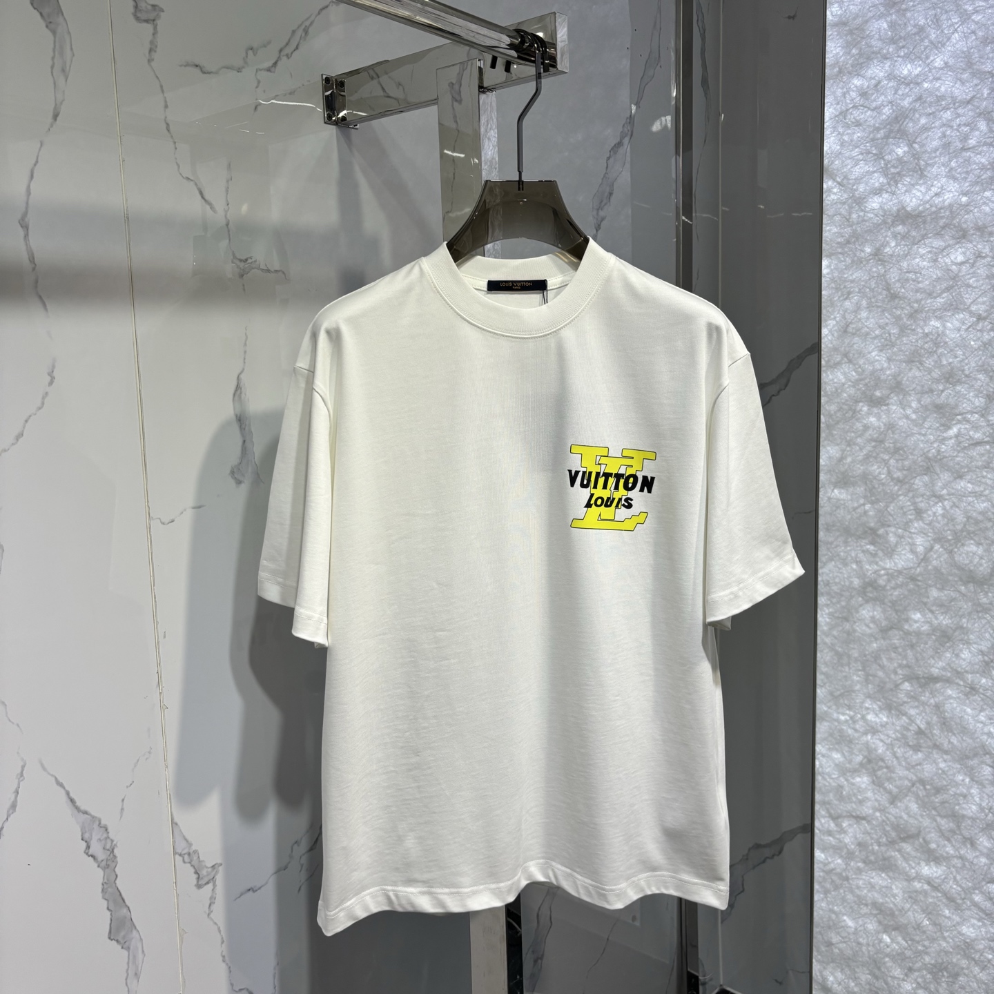 NO:128938,Donkey color letters front and back printed short sleeves color black white code m-XXL,,louis vuitton,louis vuitton,T-shirt,alexander wang19860909驴家彩色字母前后印花短袖 颜色黑色 白色 码数m-XXL,,louis vuitton,louis vuitton,T-shirt,alexander wang,Men's clothing