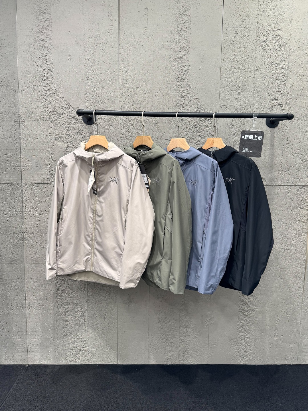 Arc'teryx Solano Hoody: Windproof, Water-Resistant, and Breathable Softshell Jacket