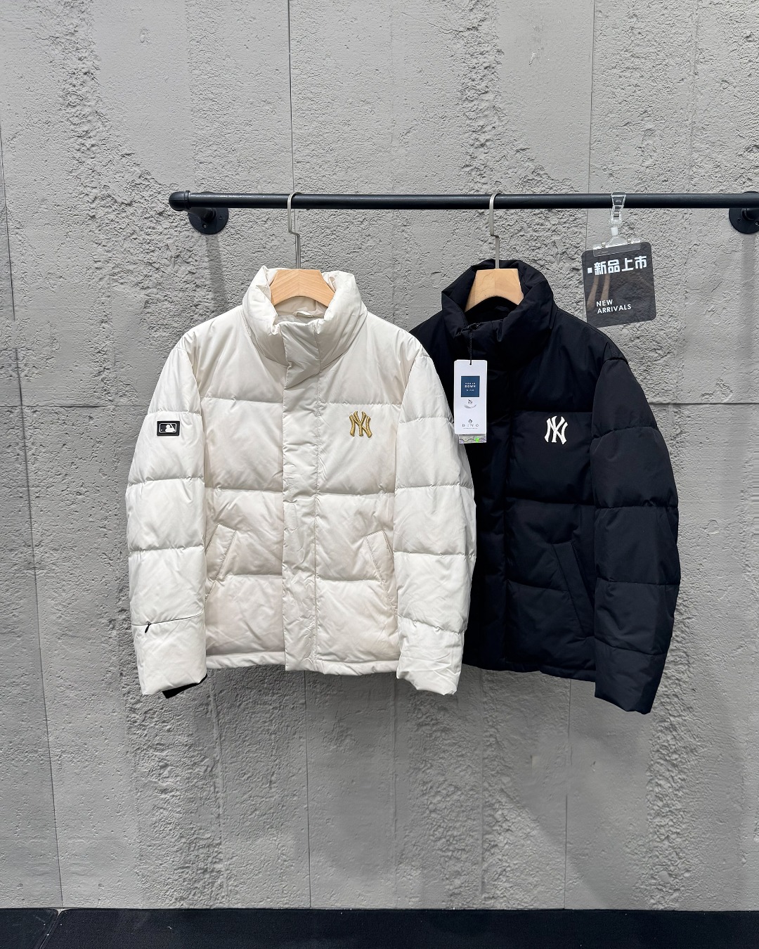 MLB New York Yankees Embroidered Logo Down Jacket, Unisex Winter Coat