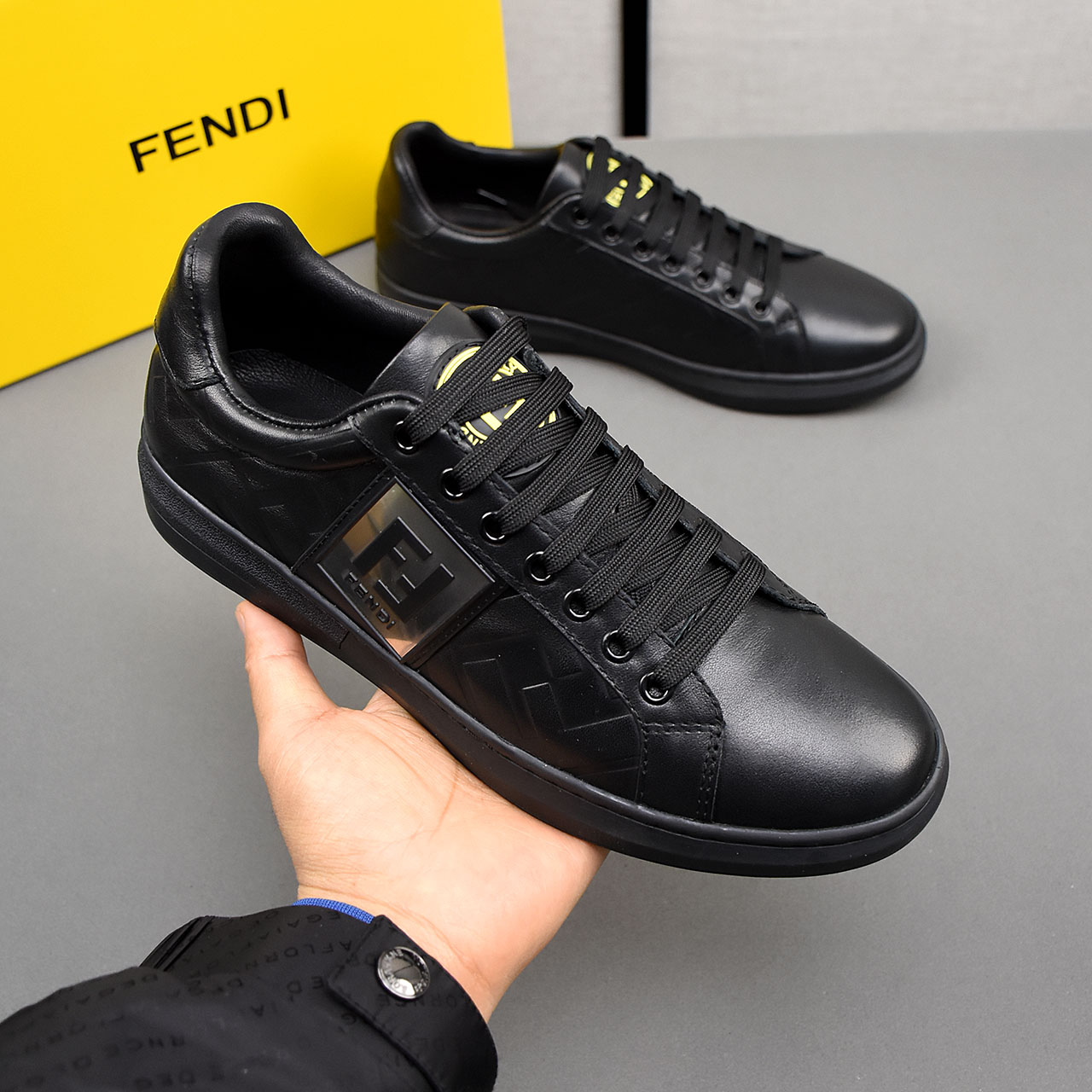 NO:271493,Fendi【Fendi】Batch. Fashionable sports and casual shoes, upper is made of top layer cowhide, comfortable sheepskin inner lining, rubber outsole. Men's model 38-44.,,fendi,fendi,cowhide,sheepskin19860909Fendi【芬迪】批.时尚运动休闲鞋,鞋面采用头层牛皮,舒适羊皮内里,橡胶大底.男款38-44.,,fendi,fendi,cowhide,sheepskin,Men's shoes