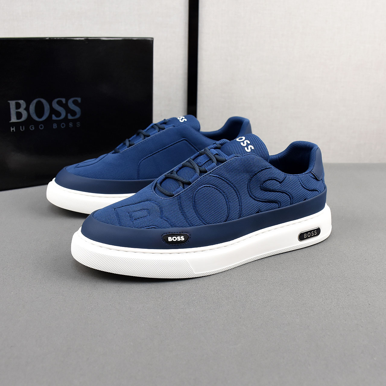 NO:276376,PBOSS breathable small cloth shoes, the upper is made of comfortable and breathable fabric, and ultra-light rubber foamed outsole. Men's model 38-44.,19860909PBOSS透气小布鞋,鞋面采用舒适透气布料,超轻橡胶发泡大底.男款38-44.,,Men's shoes