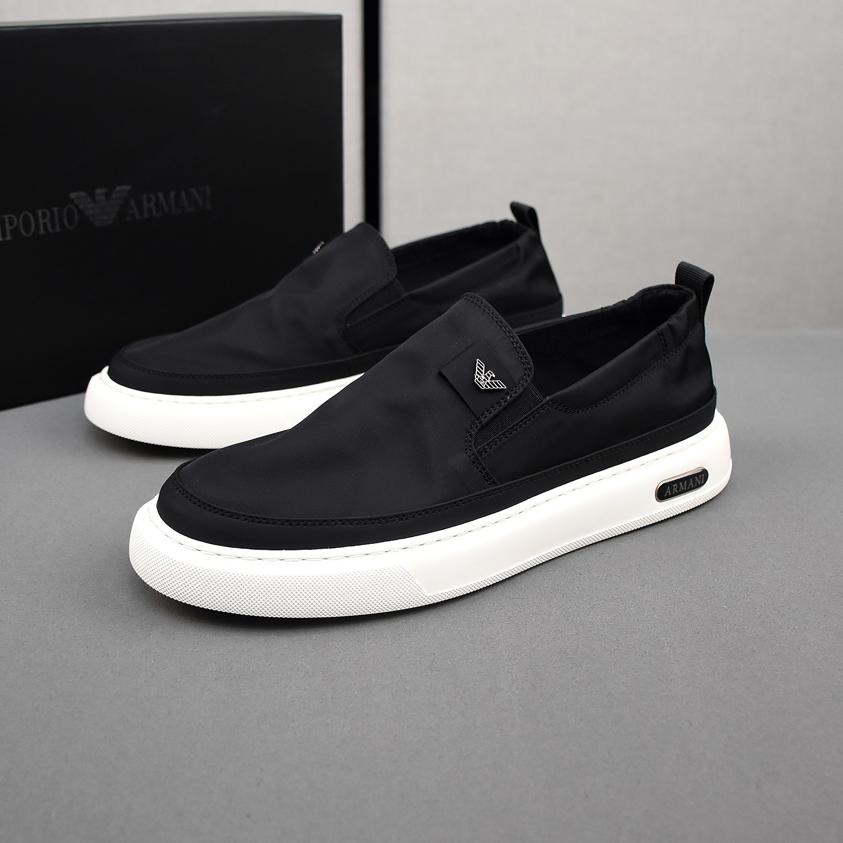 NO:356268,PArmani【Armani】Breathable small cloth shoes, the upper is made of comfortable and breathable fabric, ultra-light rubber foamed sole. Men's model 39-44 (38 customized).,,armani,armani19860909PArmani【阿玛尼】透气小布鞋,鞋面采用舒适透气布料,超轻橡胶发泡大底.男款39-44(38定做).,,armani,armani,Men's shoes