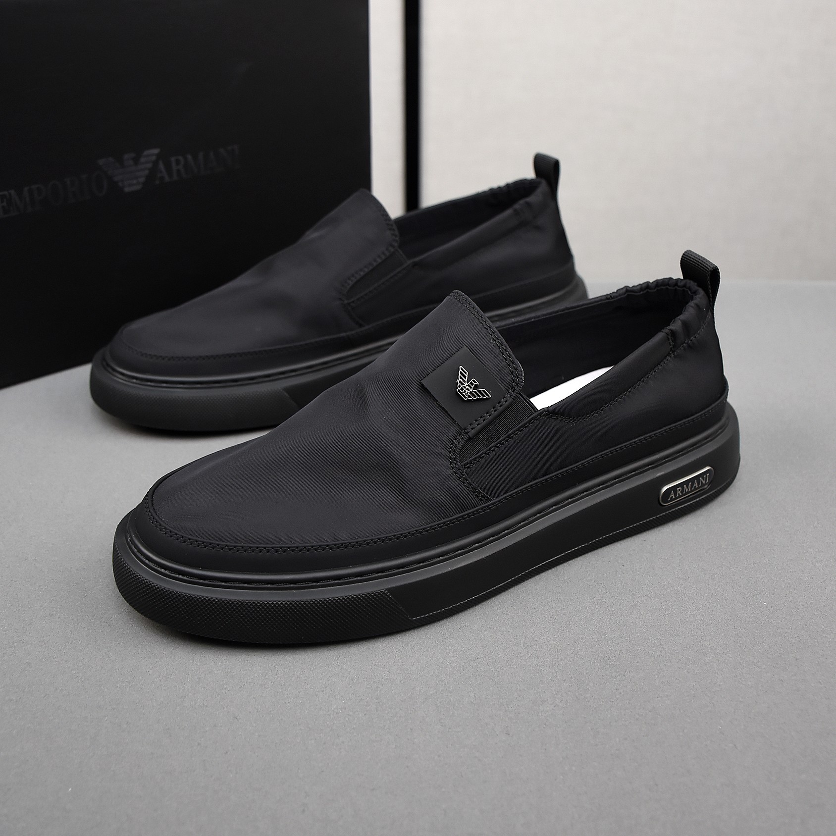 NO:276358,PArmani【Armani】Breathable small cloth shoes, the upper is made of comfortable and breathable fabric, ultra-light rubber foamed sole. Men's model 38-44.,,armani,armani19860909PArmani【阿玛尼】透气小布鞋,鞋面采用舒适透气布料,超轻橡胶发泡大底.男款38-44.,,armani,armani,Men's shoes