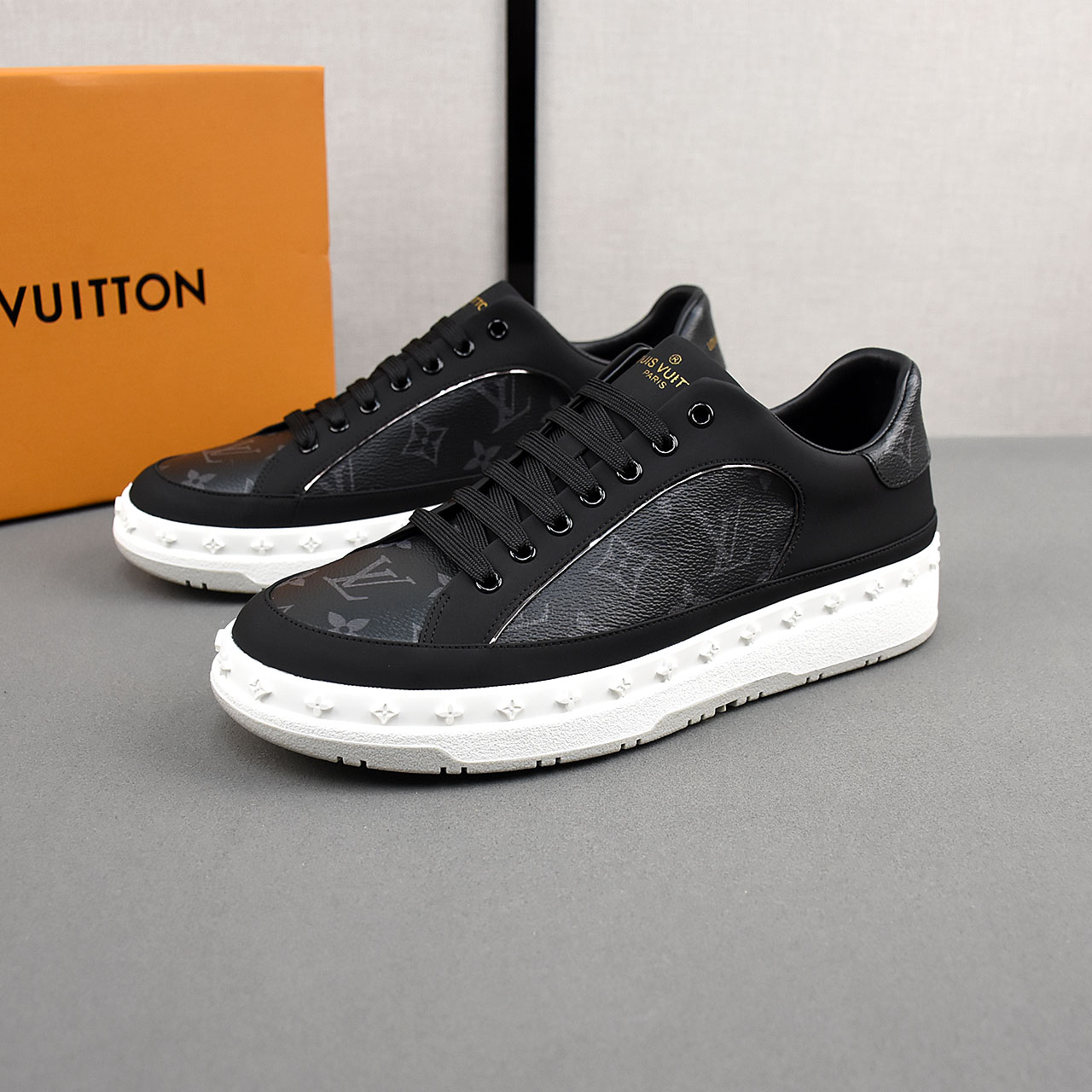 NO:272584,P【LV Louis Vuitton】 detonated the whole audience!  The international brand is constantly innovating. This men's casual shoes, original version, counter one-to-one cowhide material, leather footbed rubber non-slip sole, breathable and comfortable speaking with quality 38-44,, louis vuitton, louis vuitton, cowhide19860909P【LV 路易威登】引爆全场！不断创新的国际品牌 此款男士休闲鞋,原版版本,专柜一比一牛皮材质,皮垫脚橡胶防滑大底,透气舒适以质量说话38-44,,louis vuitton,louis vuitton,cowhide,Men's shoes