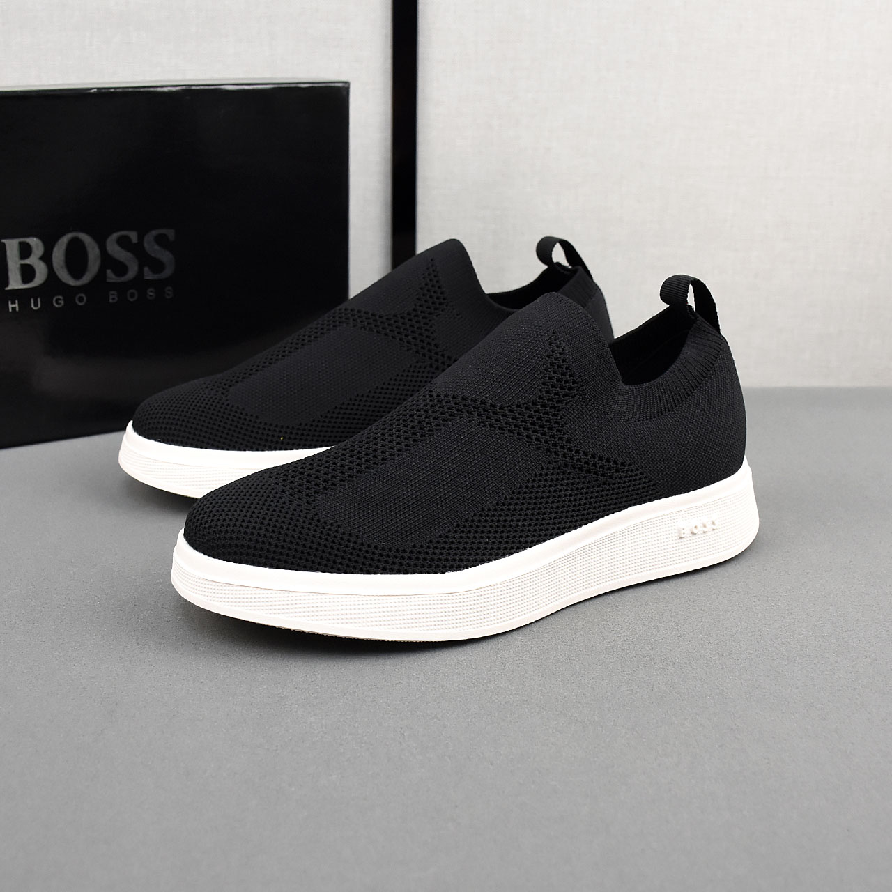 NO:272561,P【BOSS】Breathable summer flying knit sneakers, the whole body is made of flying knit fabric, lightweight foot design, ultra-light foam sole, men's size 38-45,, sneakers19860909P【BOSS】透气夏季飞织运动鞋,整身采用飞织面料,轻便套脚设计,超轻发泡鞋底,男码38-45,,sneakers,Men's shoes