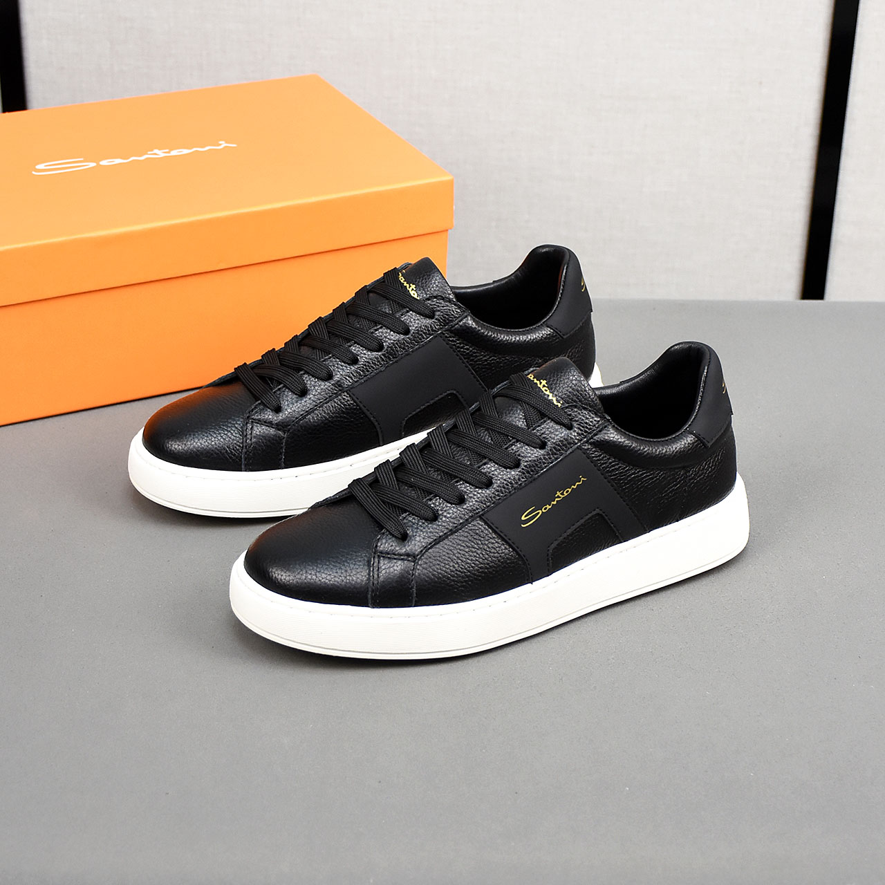 NO:347208,P Santoni (Santoni) Italian men's handmade calfskin casual shoes shipped!  Each pair of shoes from this Italian pure handmade shoe brand is simple and classic, and it is very comfortable and versatile on the feet!  Use 