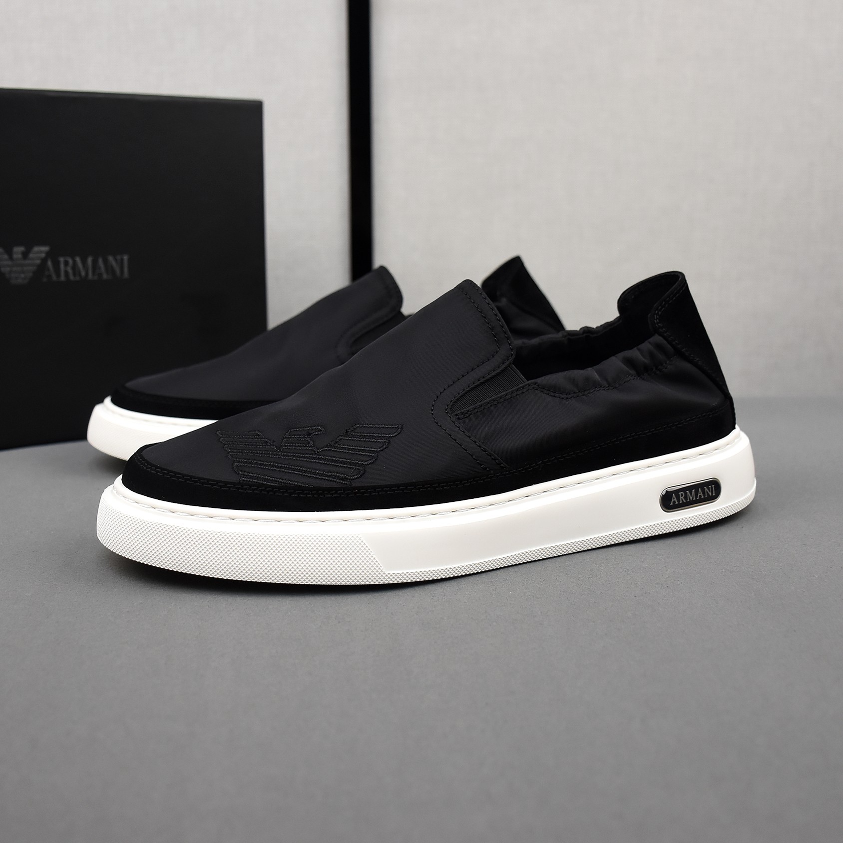 NO:277093,PArmani【Armani】Breathable small cloth shoes, the upper is made of comfortable and breathable fabric, ultra-light rubber foamed sole. Men's model 38-44.,,armani,armani19860909PArmani【阿玛尼】透气小布鞋,鞋面采用舒适透气布料,超轻橡胶发泡大底.男款38-44.,,armani,armani,Men's shoes