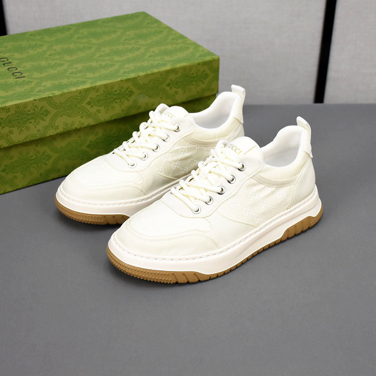 NO:276387,PGucci [Gucci] Fashionable lace-up shoes, upper is made of breathable fabric, rubber foam sole, men's size 39-44,,gucci,gucci19860909PGucci【古驰】时尚系带布鞋,鞋面采用透气布料,橡胶发泡鞋底,男码39-44,,gucci,gucci,Men's shoes