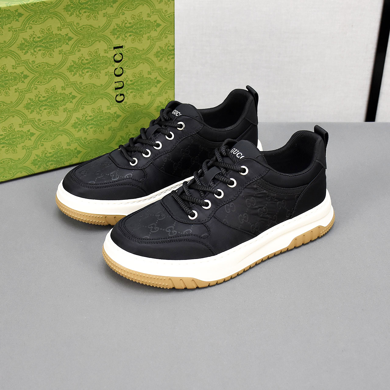 NO:276384,PGucci [Gucci] Fashionable lace-up shoes, upper is made of breathable fabric, rubber foam sole, men's size 38-44,,gucci,gucci19860909PGucci【古驰】时尚系带布鞋,鞋面采用透气布料,橡胶发泡鞋底,男码38-44,,gucci,gucci,Men's shoes