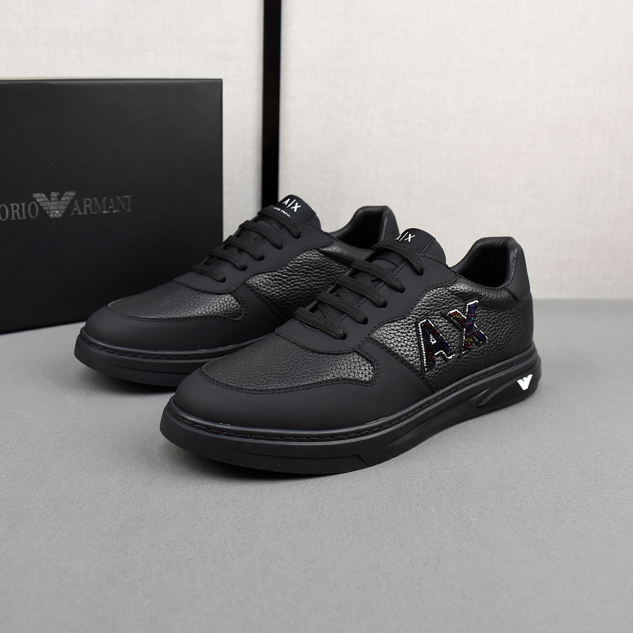 NO:273691,P【Armani】AX. Classic design has become a fashion darling that never ends. It uses imported cowhide uppers and sheepskin inners. It can be worn all seasons. The brand's special outsole, the overall design is harmonious and unified without lacking personality. You deserve it!  38-44 (45 custom made), Armani, Armani, cowhide, sheepskin19860909P【Armani】阿玛尼 AX .经典的设计成为永不落幕的时尚宠儿,采用进口牛皮鞋面,羊皮内里.四季可穿.品牌专用大底,整体设计和谐统一又不缺乏个性 你值得拥有！38-44（45定做）,,armani,armani,cowhide,sheepskin,Men's shoes