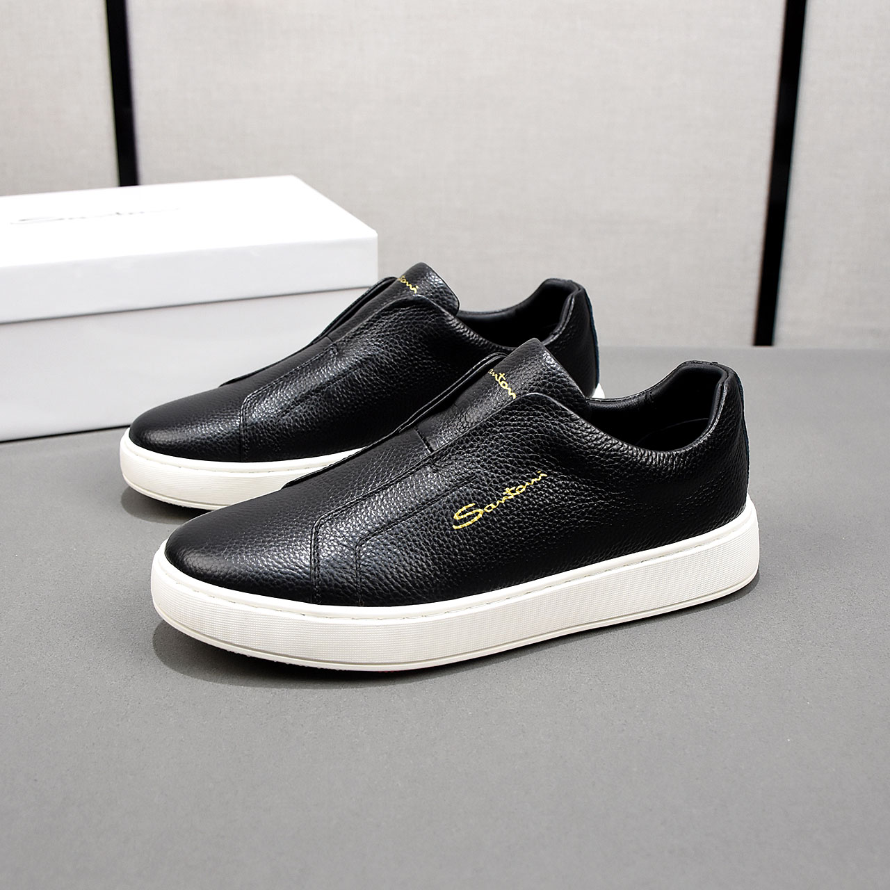 NO:347189,P Santoni (Santoni) Italian men's handmade casual shoes shipped!  Each pair of shoes from this Italian pure handmade shoe brand is simple and classic, and it is very comfortable and versatile on the feet!  Use 