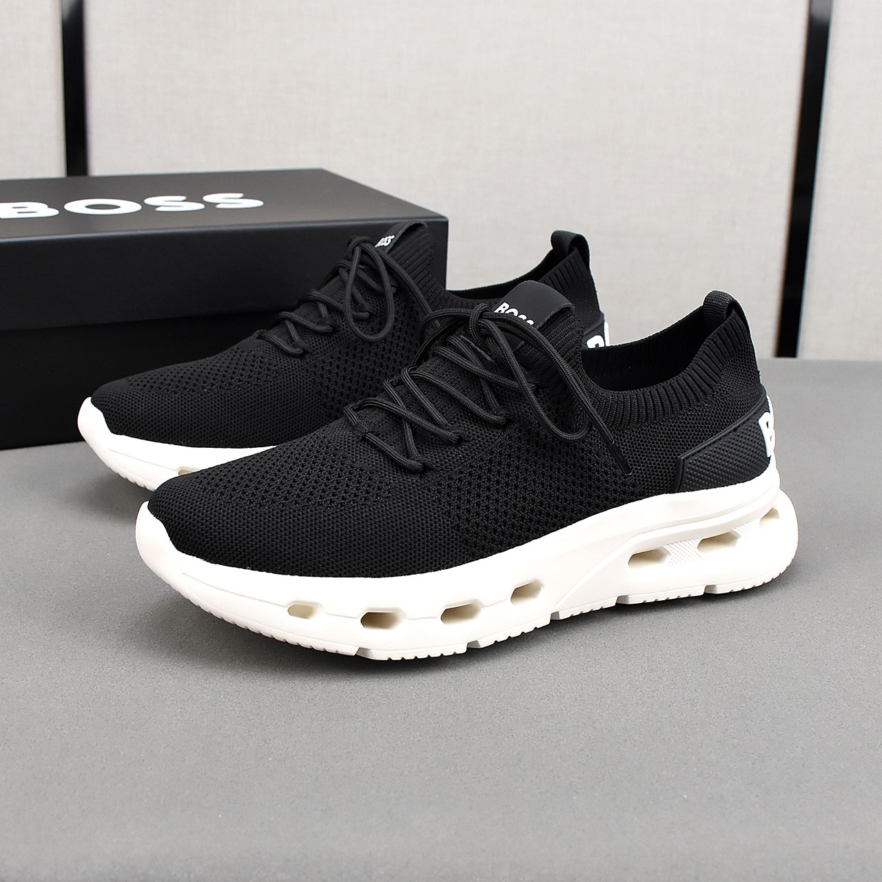 NO:356286,PBOSS breathable flying woven shoes, the upper is made of comfortable and breathable fabric, and ultra-light rubber foamed outsole. Men's model 39-44 (38 can be customized),19860909PBOSS透气飞织鞋,鞋面采用舒适透气面料,超轻橡胶发泡大底.男款39-44(38可定做),,Men's shoes