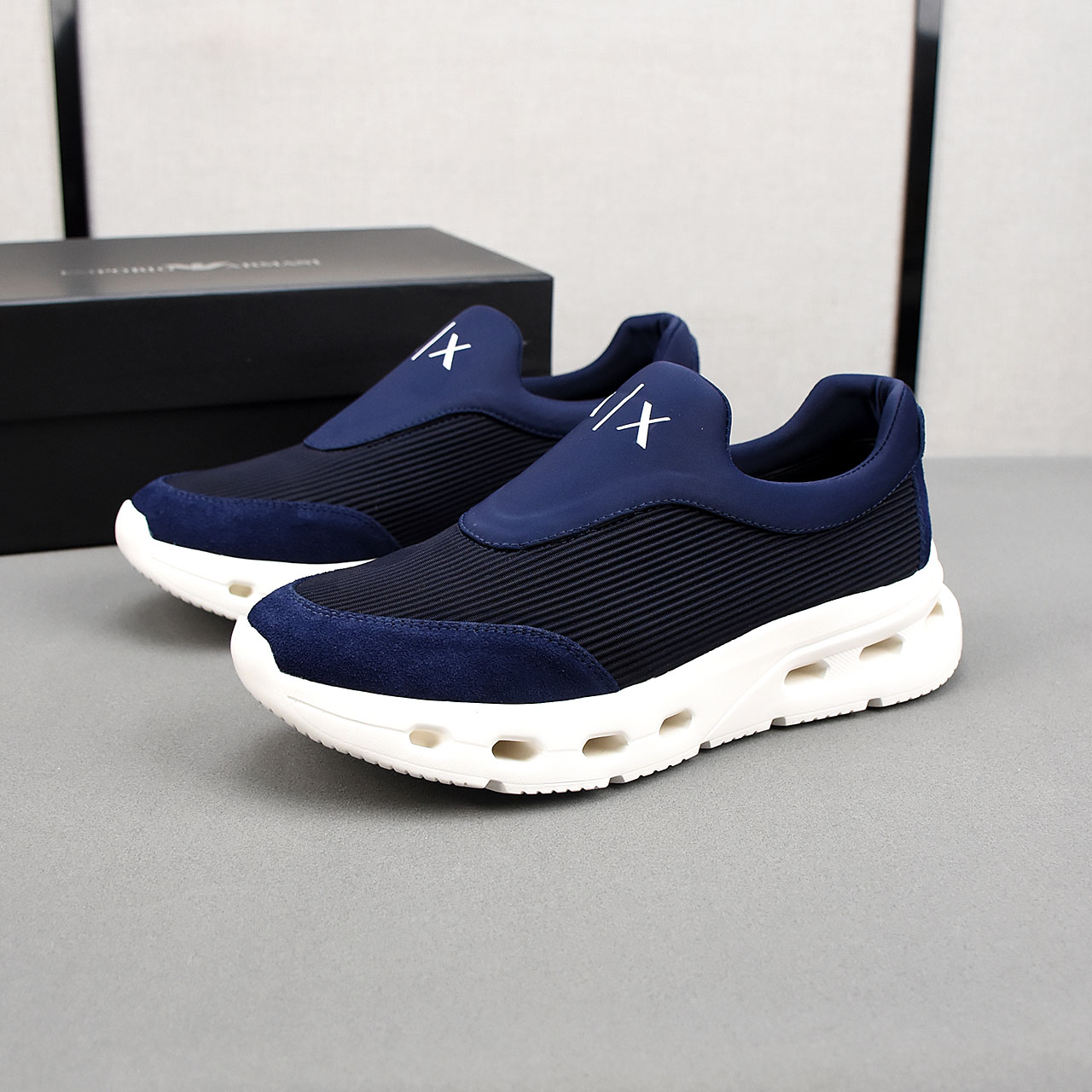 NO:346119,P Armani new low-top casual sneakers, with breathable mesh, the shoe mouth has the brand's signature details, which enhance the style. It is fashionable and versatile, which can add luster to various shapes. It creates a unique dynamic vitality and modern atmosphere. This new essential shoe adds new colors to Dior's collection and inheritance, showing modern and elegant style. Men's shoes 38-44 45 customized, dior, armani, sneakers19860909P阿玛尼新款 低帮休闲运动鞋,采用透气网布,鞋口带有品牌标志性细节,提升格调.时尚百搭,可为各式造型增光添彩.塑造独具动感活力与摩登气息的精致设计,这款全新必备鞋履为迪奥的典藏传承再赋新彩,尽显现代优雅格调.男鞋38-44 45订做,,dior,armani,sneakers,Men's shoes