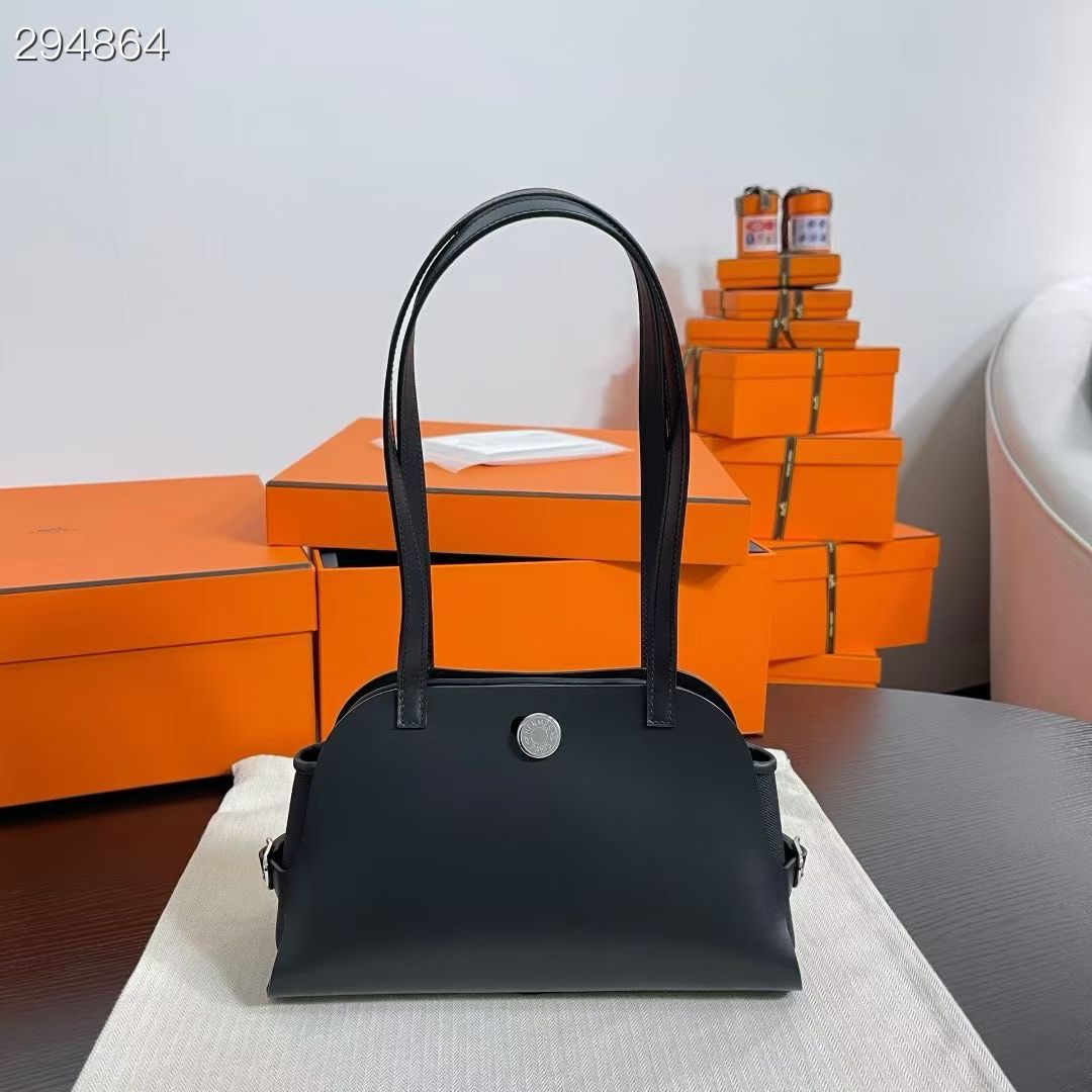 NO:879401,H family new bag - Tablier Sellier black gold buckle silver buckle ready stock Hunter cowhide size 26*16*9, Hermes, hermes, cowhide, Hermes,19860909H家新包- Tablier Sellier 黑色金扣 银扣 现货 Hunter牛皮 尺寸26*16*9,爱马仕,hermes,cowhide,Hermes,,Bag