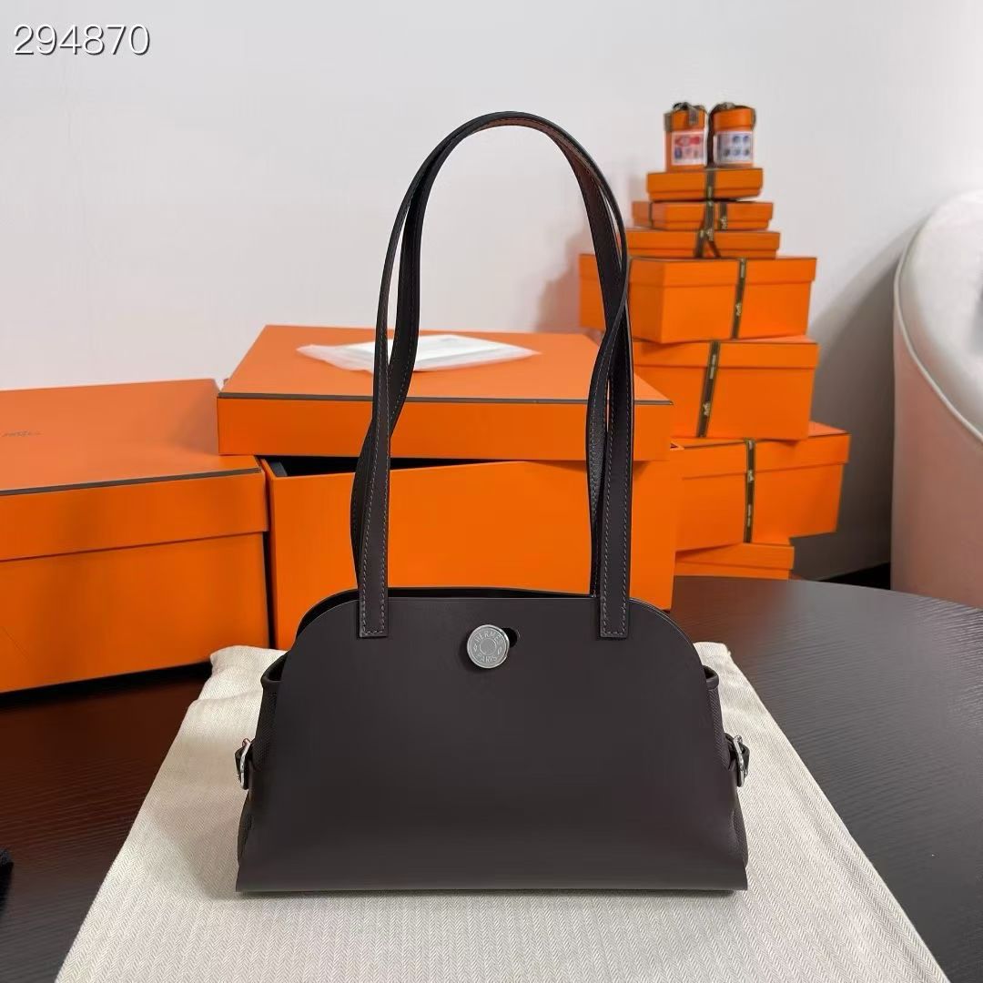 NO:879408,H family new bag - Tablier Sellier ebony gold buckle silver buckle ready stock Hunter cowhide size 26*16*9, Hermes, hermes, cowhide, Hermes,19860909H家新包- Tablier Sellier 乌木色金扣 银扣 现货 Hunter牛皮 尺寸26*16*9,爱马仕,hermes,cowhide,Hermes,,Bag