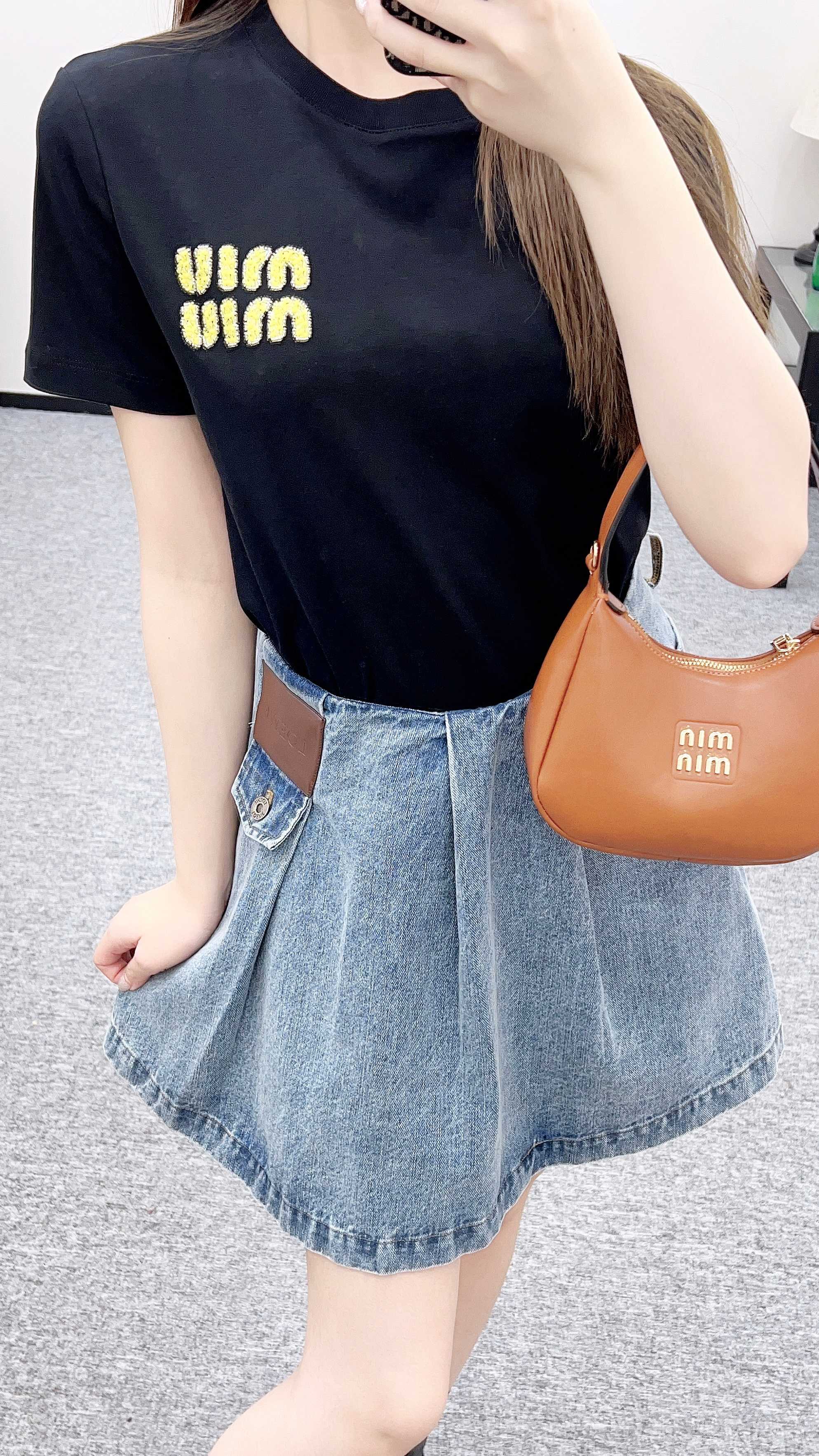 미우미우 여성 반팔 53006