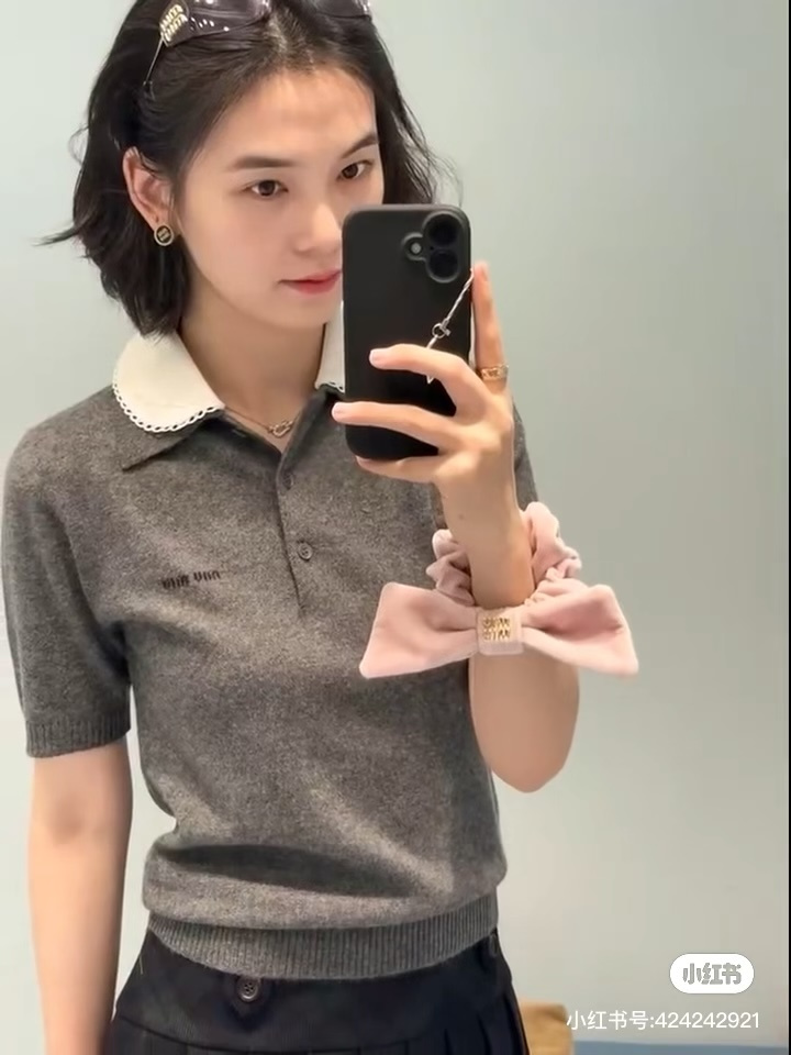 미우미우 여성 반팔 52982