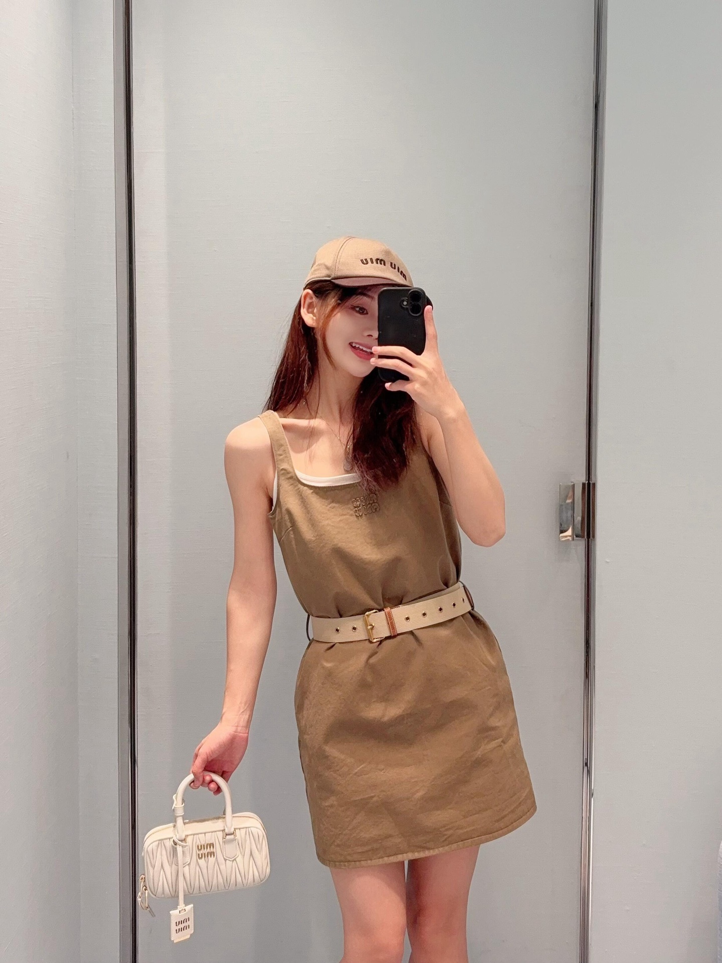 미우미우 여성 2026SS 로고 벨트 슬림핏 미니 원피스 레플리카 45814 Miu Miu Women Dress