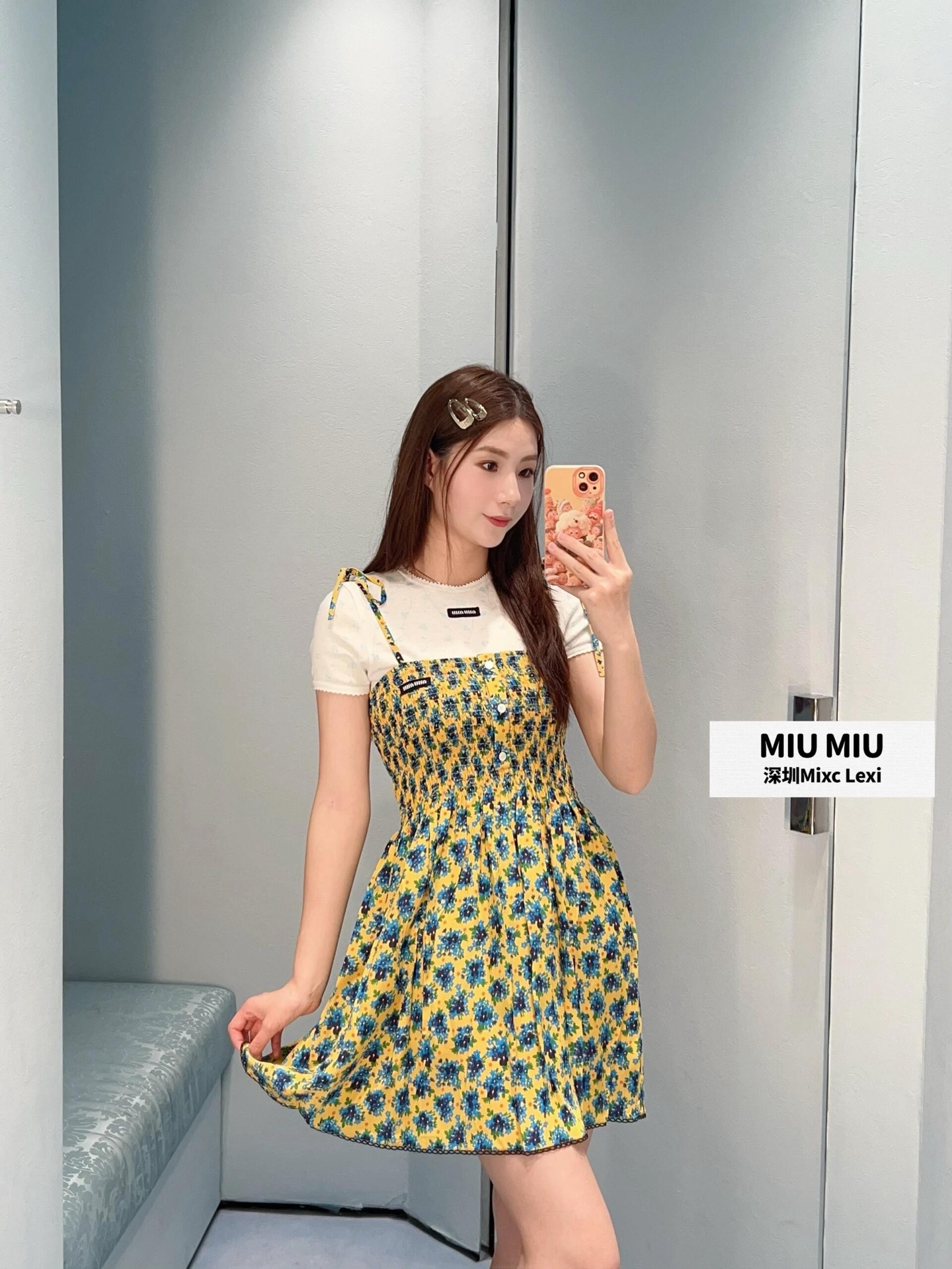 미우미우 여성 2026SS 블루 옐로우 프린트 플라워 A라인 슬림핏 원피스 레플리카 45798 Miu Miu Women Dress
