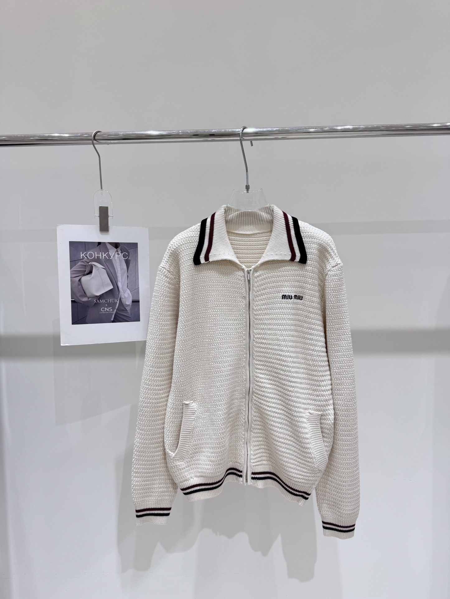 NO:450382,Real photos miumi* Zhao Jinmai star's same letter embroidered lapel cardigan, miumiu, alexander wang19860909实拍图 miumi*赵今麦明星同款字母绣花翻领开衫,,miumiu,alexander wang,Women's clothing