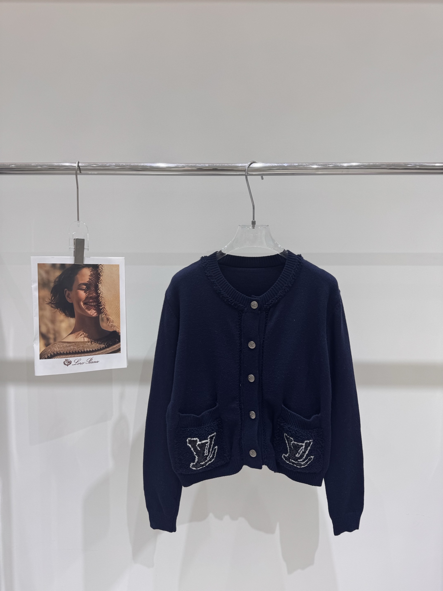 NO:495674,Real photos New LV* Nautical Series Women's Dark Blue Fashion Crowned Letter Knit Cardigan, Louis vuitton, alexander wang19860909实拍图 新款LV* 航海系列女士深蓝色时尚毛边字母针织开衫,,louis vuitton,alexander wang,Women's clothing