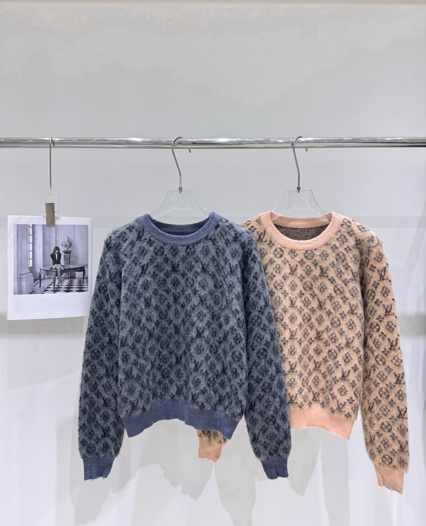 NO:508271,Real photos New LV round neck letter jacquard knitted long sleeves, louis vuitton, alexander wang19860909实拍图 新款LV 圆领字母提花针织长袖,,louis vuitton,alexander wang,Women's clothing