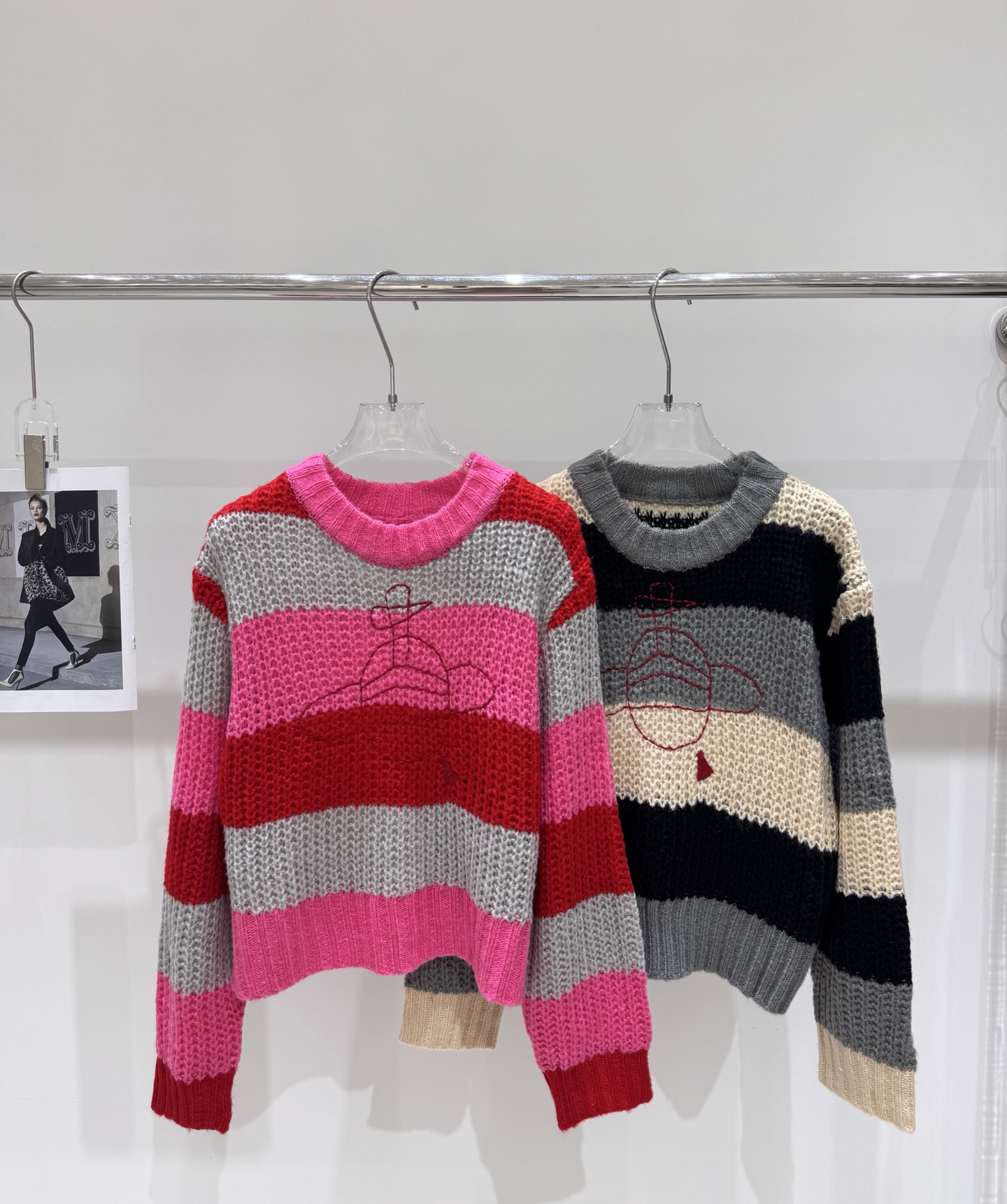 NO:508262,Real photos New viviennewestwoo* Saturn embroidered striped round neck pullover knitted long sleeves, alexander wang19860909实拍图 新款viviennewestwoo*土星刺绣条纹圆领套头针织长袖,,alexander wang,Women's clothing