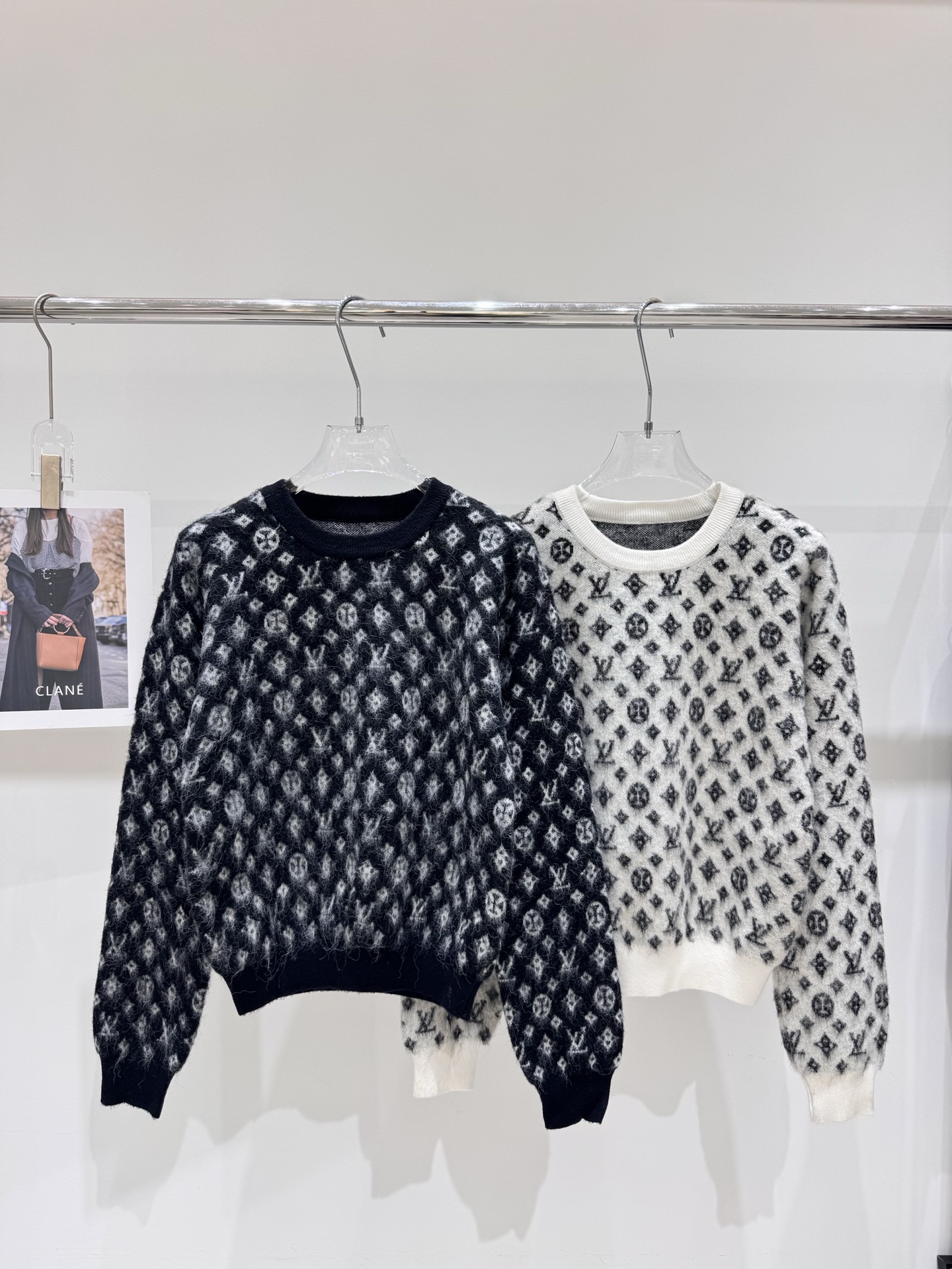 NO:561330,Actual pictures of the new LV* all-over printed letter presbyopia pullover knitted long sleeves, Louis Vuitton, Alexander Wang19860909实拍图新款LV*满印字母老花套头针织长袖,,louis vuitton,alexander wang,Women's clothing