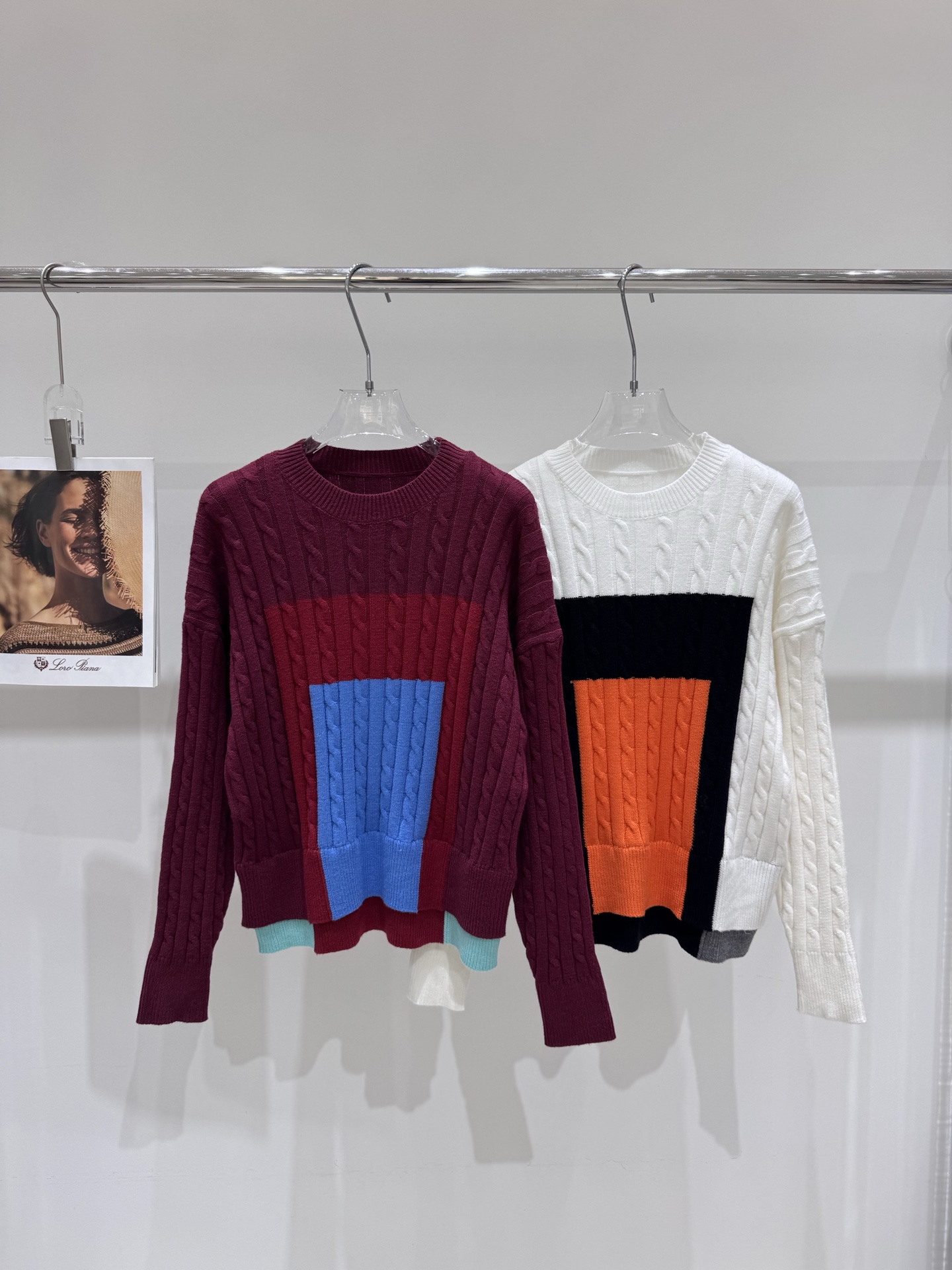 NO:561341,Actual pictures of the new LOEW* chic color-blocked knitted pullover with small label on the back,,loewe,alexander wang19860909实拍图新款LOEW* 后背小标别致拼色针织套头,,loewe,alexander wang,Women's clothing