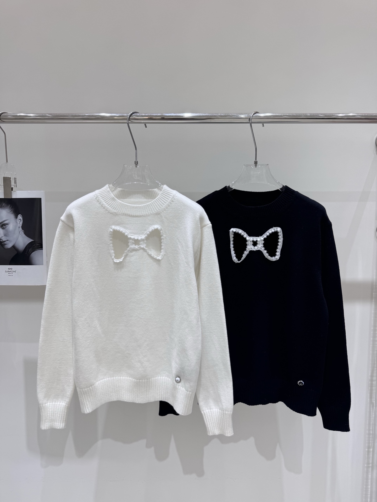 NO:561332,Actual pictures of the new CHANE* knitted pullover with hollow bow on the chest,,chanel,alexander wang19860909实拍图 新款CHANE*胸口镂空蝴蝶结针织套头,,chanel,alexander wang,Women's clothing