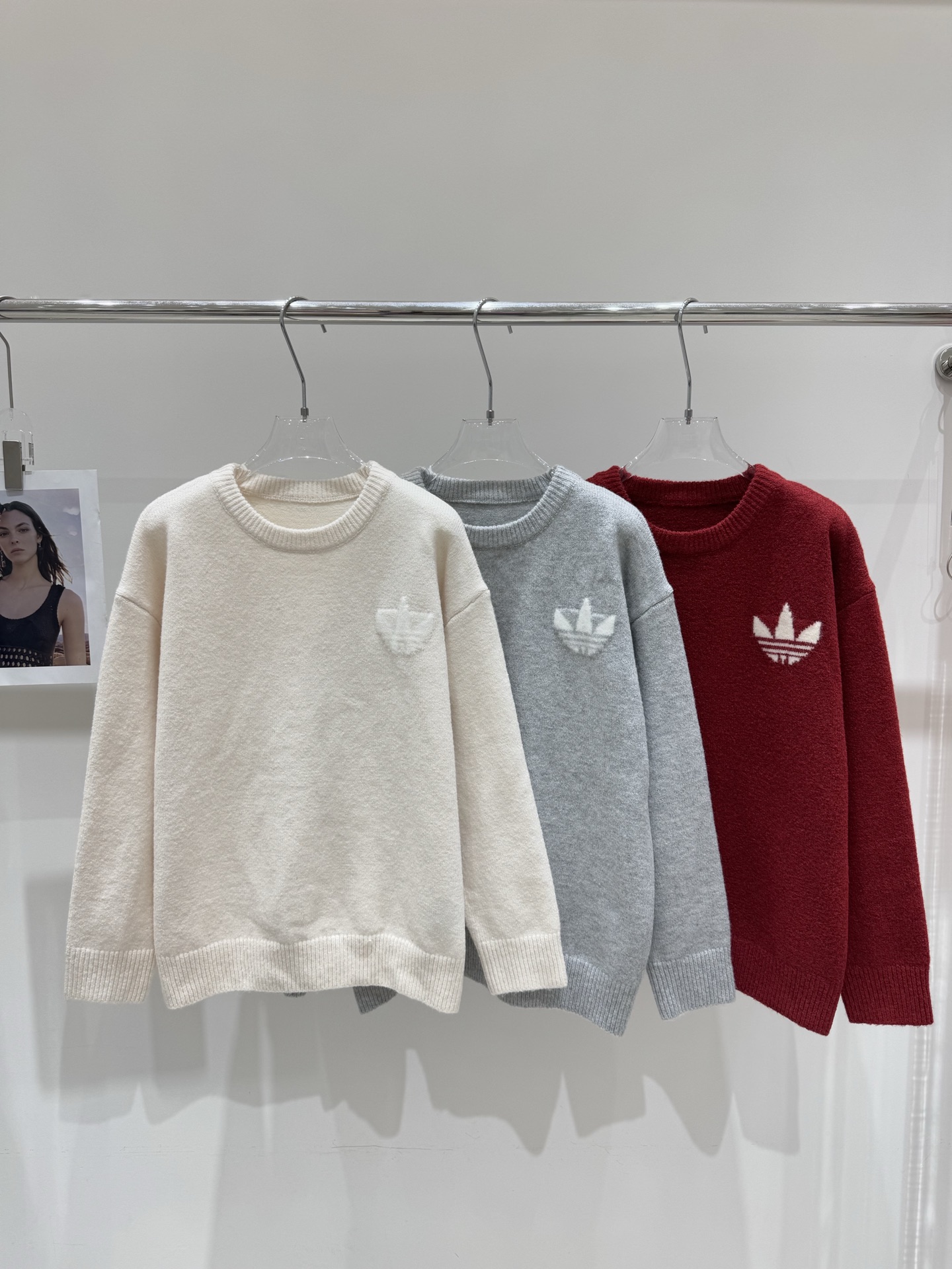 NO:610015,Actual pictures of the new adida* clover jacquard round neck knitted pullover, adidas, alexander wang19860909实拍图 新款adida*三叶草提花圆领针织套头,,adidas,alexander wang,Women's clothing