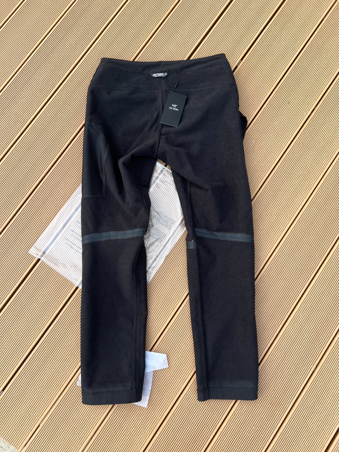 加绒款！鸟家creston sv pant软壳长裤 sv长裤男女同款
四面弹面料，膝盖处立体剪裁，活动自如

修身裁剪拼接设计 防泼水防风满足户外极限运动性能支撑；日常上班通勤以及户外徒步都可以穿它!!

尺码 l xl xxl 3xl

L臀围106大腿围57裤长102  推荐100-120  

XL臀围110大腿围59裤长104推荐120-140斤左右

XXL臀围114大腿围61裤长106推荐140-160斤左右

3XL臀围118大腿围63裤长108推荐160-180斤左右