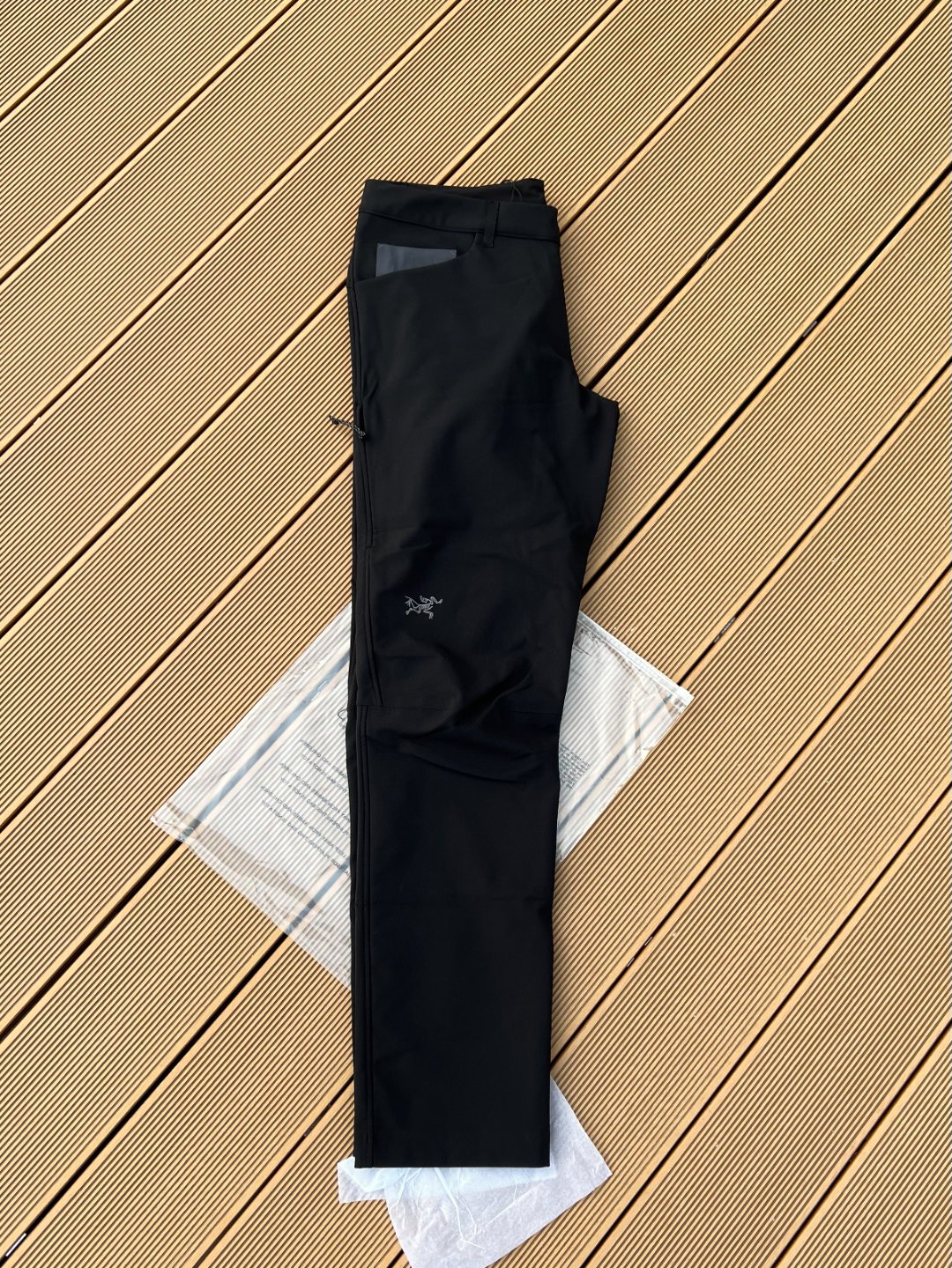 加绒款！鸟家creston sv pant软壳长裤 sv长裤男女同款
四面弹面料，膝盖处立体剪裁，活动自如

修身裁剪拼接设计 防泼水防风满足户外极限运动性能支撑；日常上班通勤以及户外徒步都可以穿它!!

尺码 l xl xxl 3xl

L臀围106大腿围57裤长102  推荐100-120  

XL臀围110大腿围59裤长104推荐120-140斤左右

XXL臀围114大腿围61裤长106推荐140-160斤左右

3XL臀围118大腿围63裤长108推荐160-180斤左右