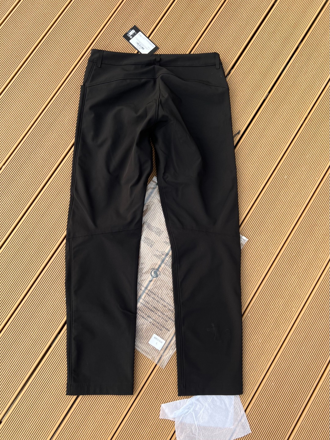 加绒款！鸟家creston sv pant软壳长裤 sv长裤男女同款
四面弹面料，膝盖处立体剪裁，活动自如

修身裁剪拼接设计 防泼水防风满足户外极限运动性能支撑；日常上班通勤以及户外徒步都可以穿它!!

尺码 l xl xxl 3xl

L臀围106大腿围57裤长102  推荐100-120  

XL臀围110大腿围59裤长104推荐120-140斤左右

XXL臀围114大腿围61裤长106推荐140-160斤左右

3XL臀围118大腿围63裤长108推荐160-180斤左右