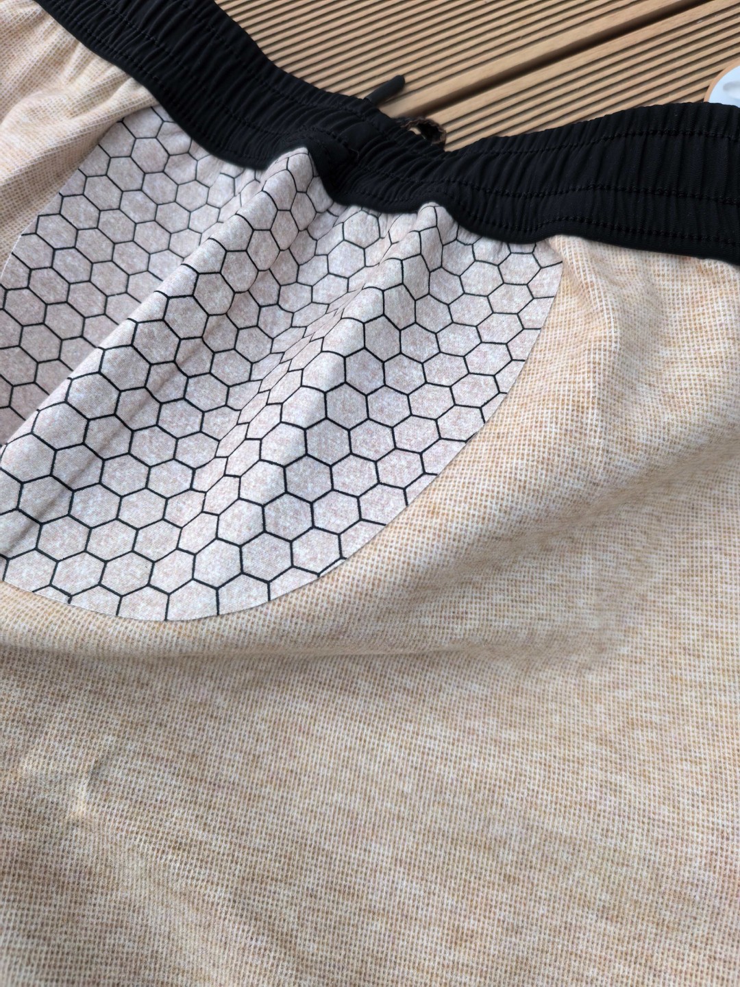 99💰(编号021)
特价福利款🉐⚠️有码换码一次,没码不退不换
秋冬加绒款!箭头家石墨烯发热纤维dst 白标直筒裤加绒 石墨烯加绒裤
面料防水防油防划!!送人自用都是很好的选择
松紧弹力可调节腰围 大腿处黑标logo ,直筒设计 休闲通勤皆可;
尺码 lxlxxl3xl
L腰围66裤长96臀围106适合100-125斤左右
xl腰围68裤长98臀围110适合125-145斤左右
xxl腰围70裤长100臀围114适合145-165斤左右
3xl腰围72裤长102臀围118适合165-190斤左右
4xl 腰围76裤长105臀围123适合190到210斤