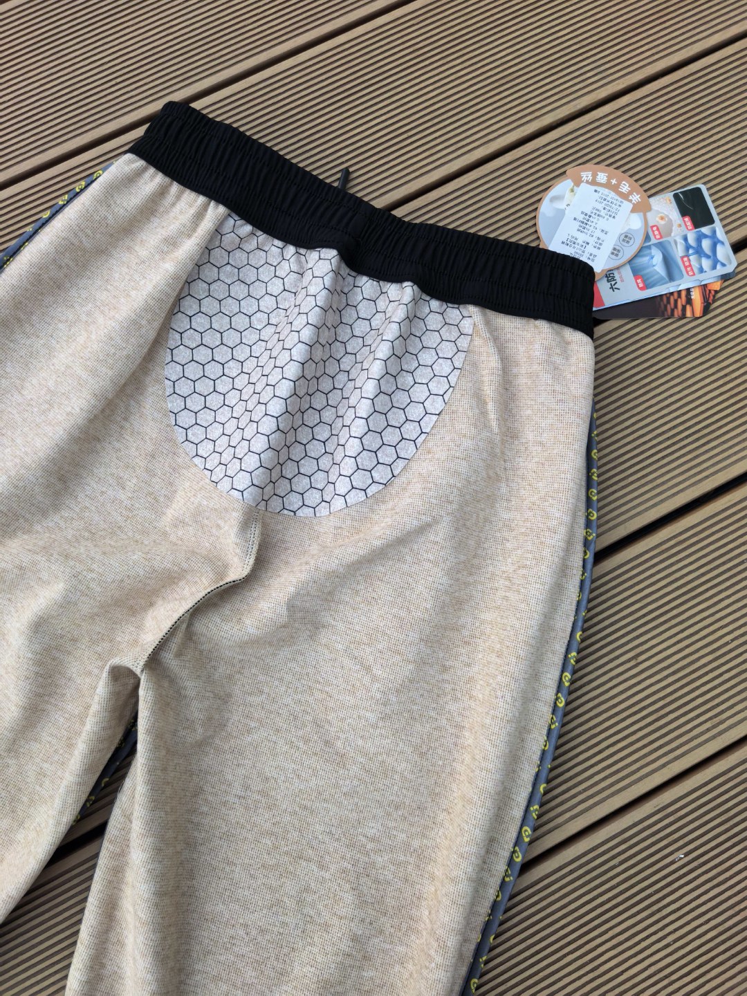 99💰(编号021)
特价福利款🉐⚠️有码换码一次,没码不退不换
秋冬加绒款!箭头家石墨烯发热纤维dst 白标直筒裤加绒 石墨烯加绒裤
面料防水防油防划!!送人自用都是很好的选择
松紧弹力可调节腰围 大腿处黑标logo ,直筒设计 休闲通勤皆可;
尺码 lxlxxl3xl
L腰围66裤长96臀围106适合100-125斤左右
xl腰围68裤长98臀围110适合125-145斤左右
xxl腰围70裤长100臀围114适合145-165斤左右
3xl腰围72裤长102臀围118适合165-190斤左右
4xl 腰围76裤长105臀围123适合190到210斤