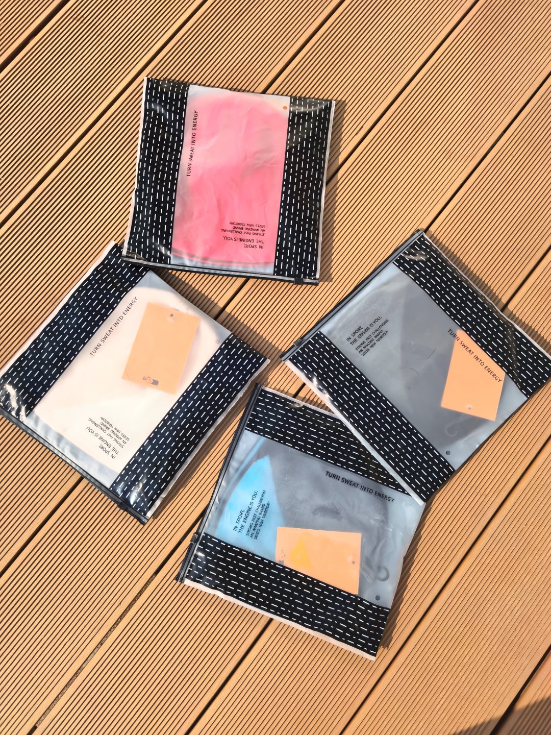 新品攀山鼠户外轻量针织帽保暖帽冷帽
简单刺绣logo,

100%GWS认证的美利诺羊毛制成防透气吸湿排汗日常佩戴或者户外徒步探险运动

轻便保暖透气性好！


颜色 黑色 蓝色 红色 卡其色