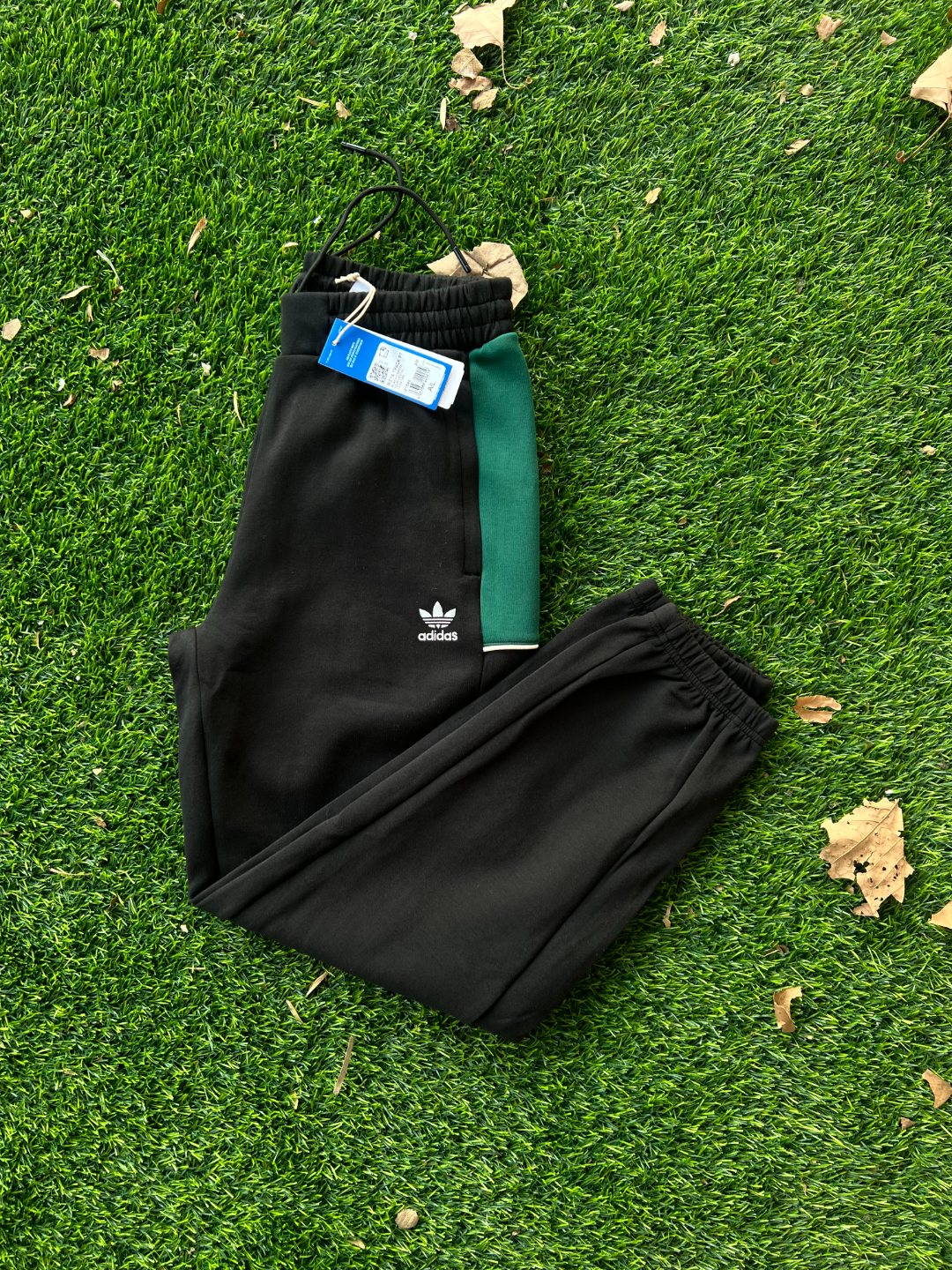 阿迪达斯三叶草rifta track top系列撞色拼接长裤
 izi1524
