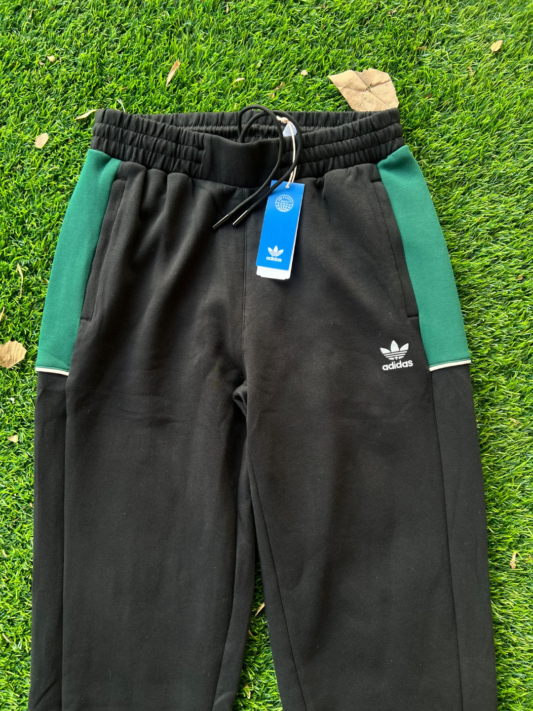 阿迪达斯三叶草rifta track top系列撞色拼接长裤
 izi1524
