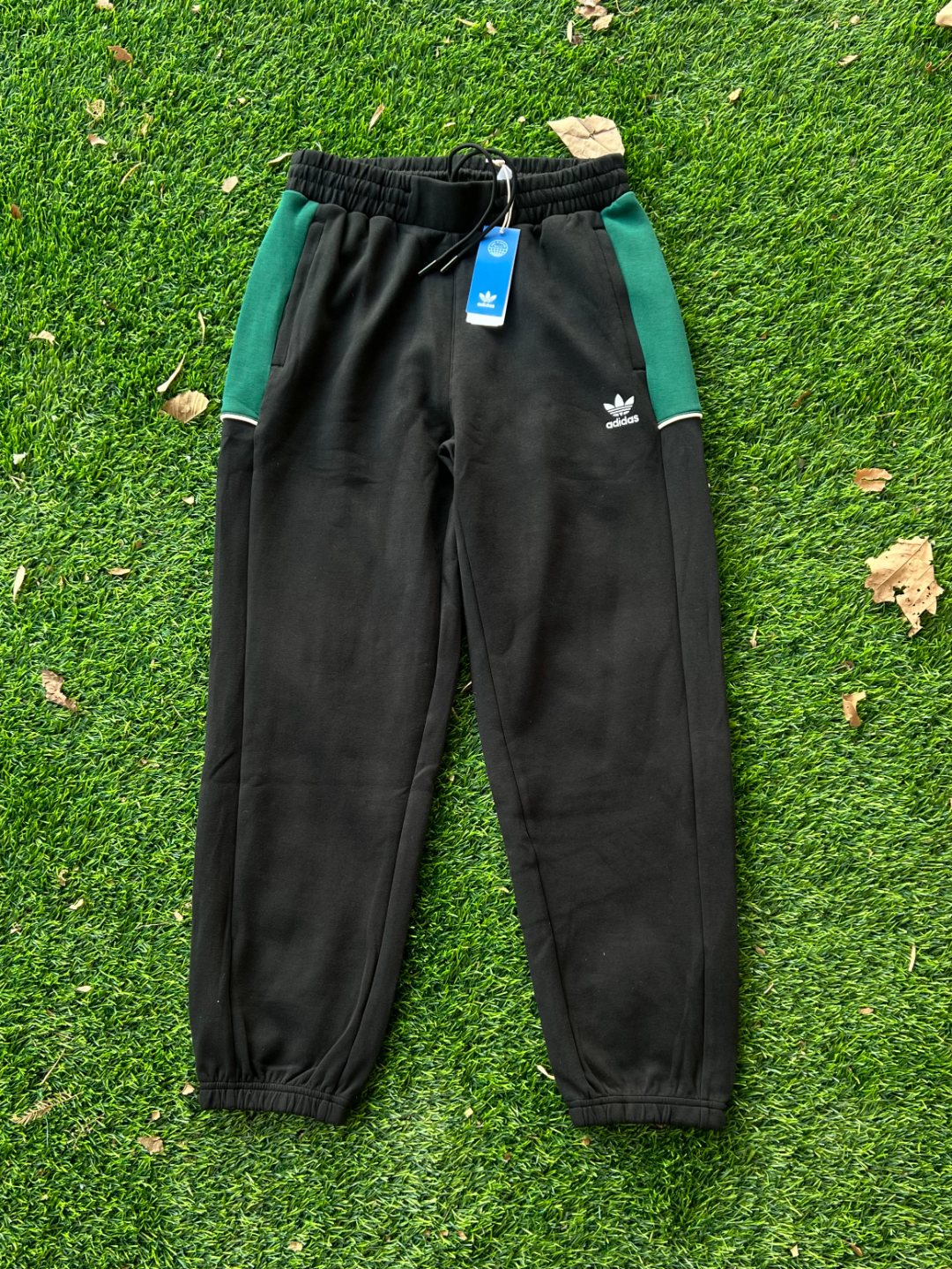 阿迪达斯三叶草rifta track top系列撞色拼接长裤
 izi1524
