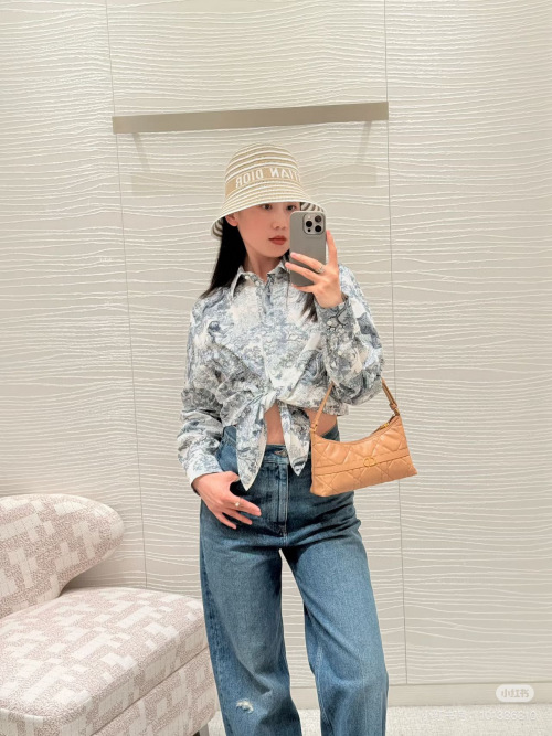 Dior Jungle Print Shirt - Stylish, Luxurious, and Versatile for Spring/Summer 1 Dior Jungle Print Shirt - Stylish, Luxurious, and Versatile for Spring/Summer
