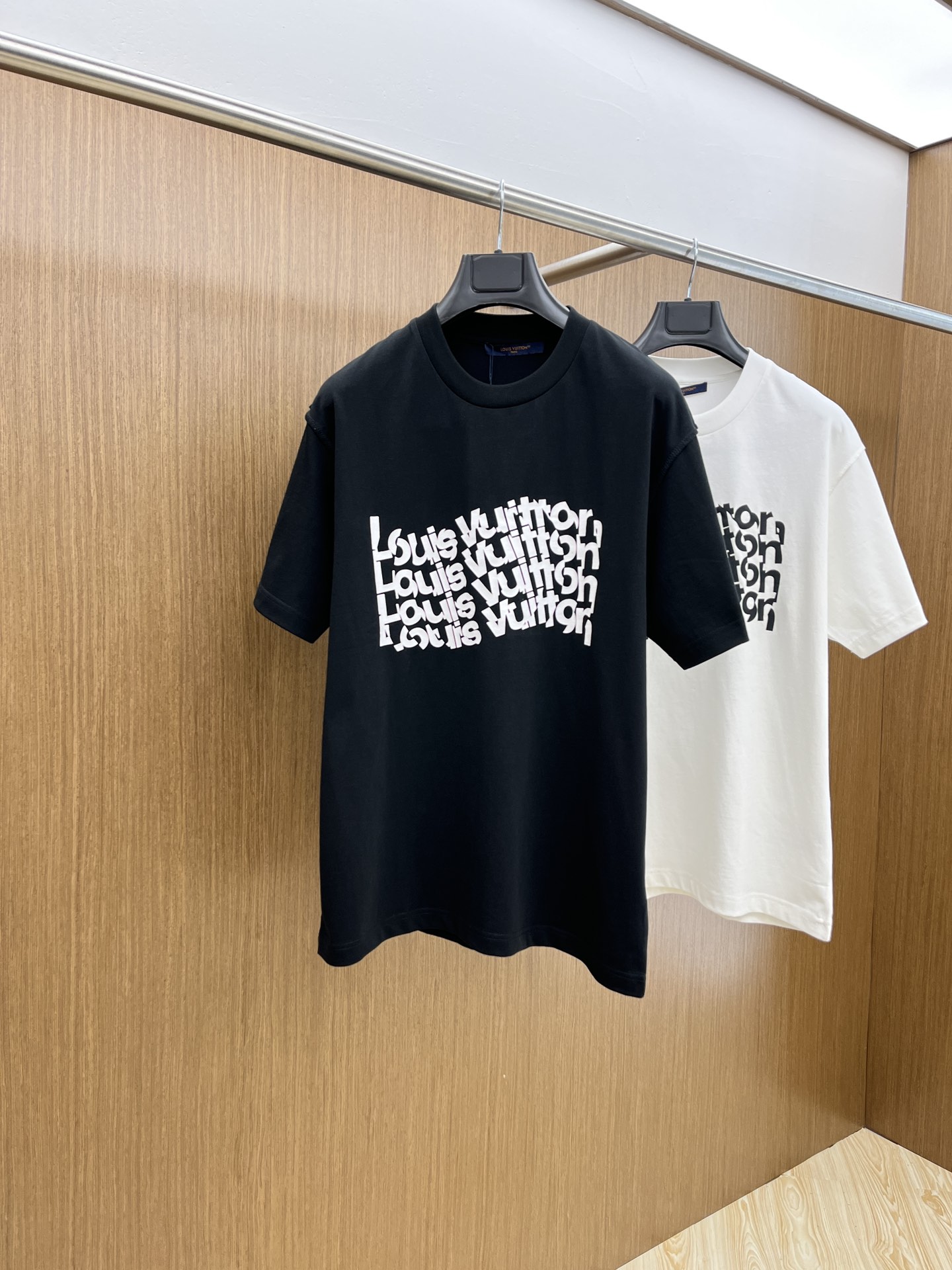Louis Vuitton Replicas
 Clothing T-Shirt Cotton Spring Collection Fashion Short Sleeve