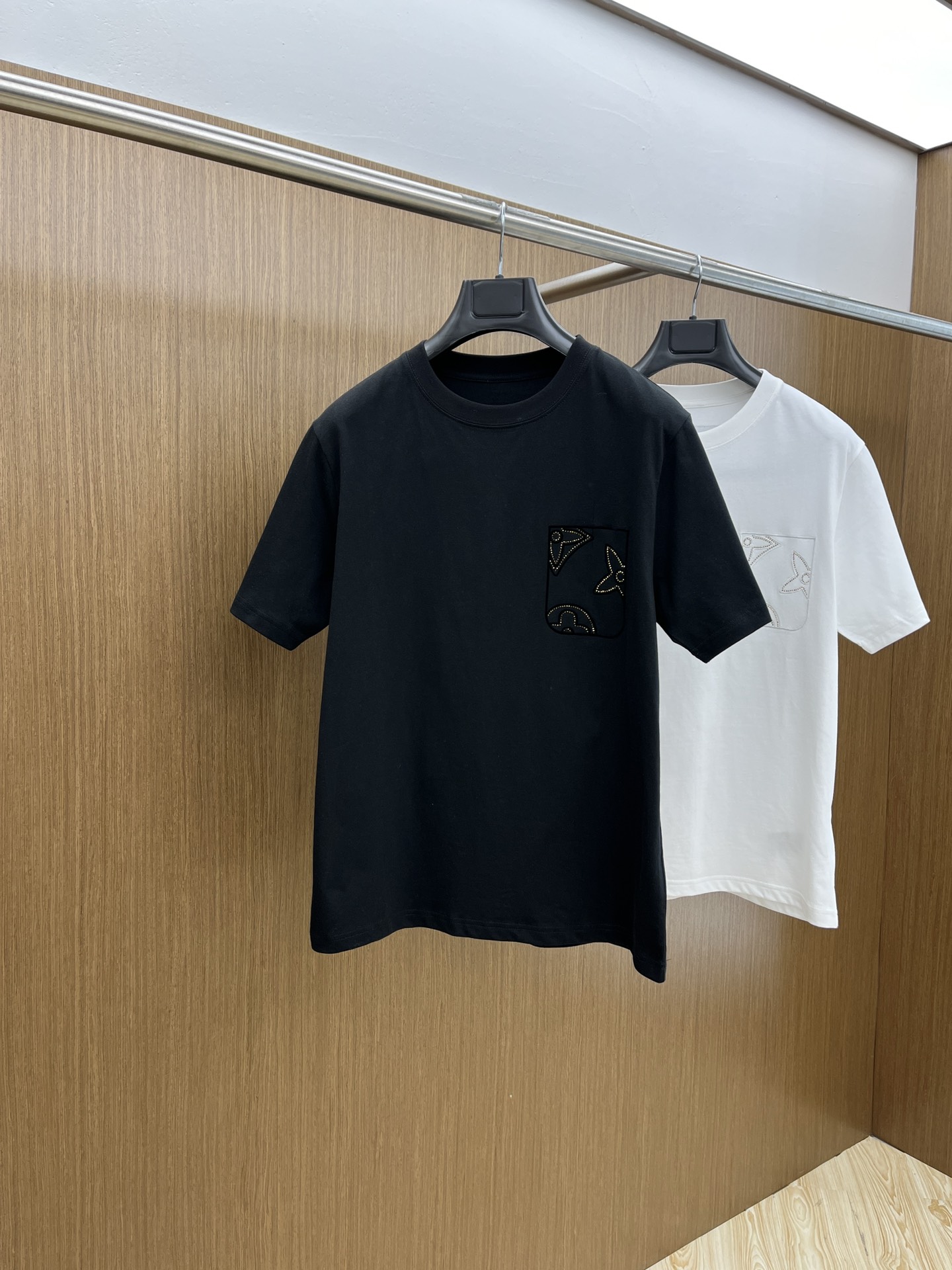 Replik kaufen
 Louis Vuitton Kleidung T-Shirt Beste -Qualität
 Baumwolle Frühling/Sommer Kollektion Fashion Kurzarm