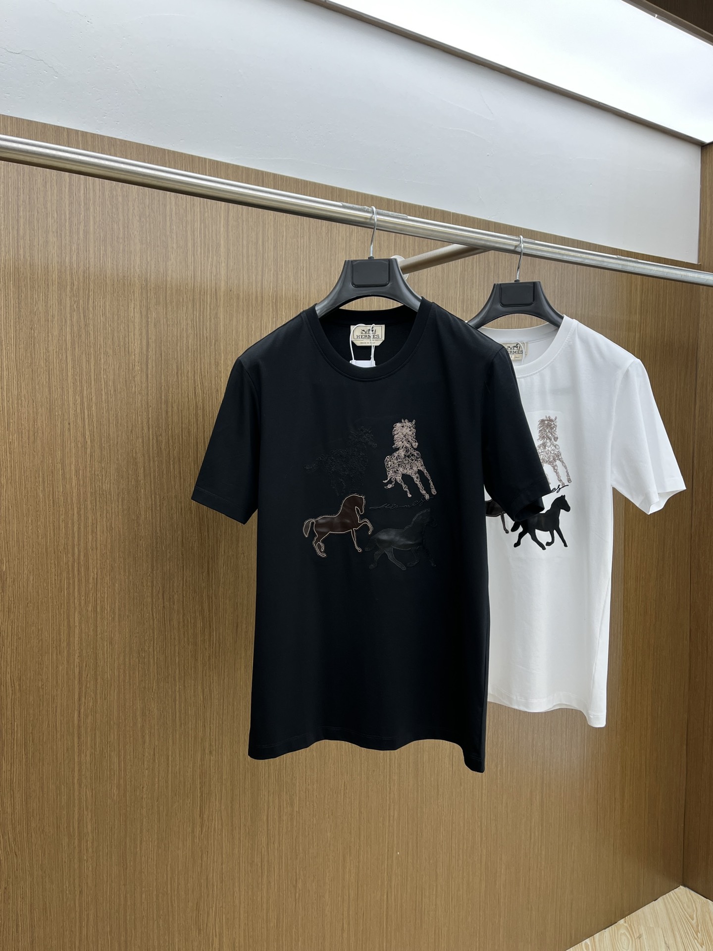 Hermes Clothing T-Shirt Black White Embroidery Men Lambskin Sheepskin Summer Collection Casual